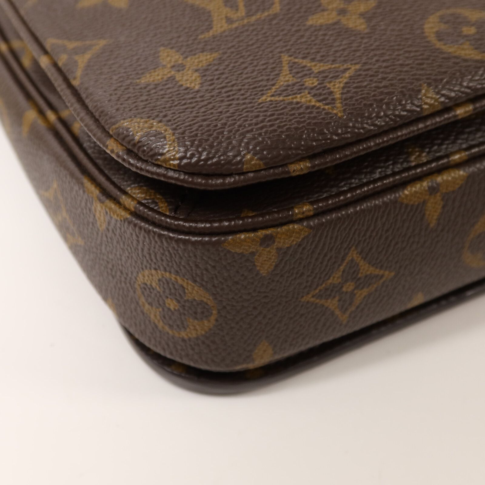 Pochette Metis, Monogram — view 9