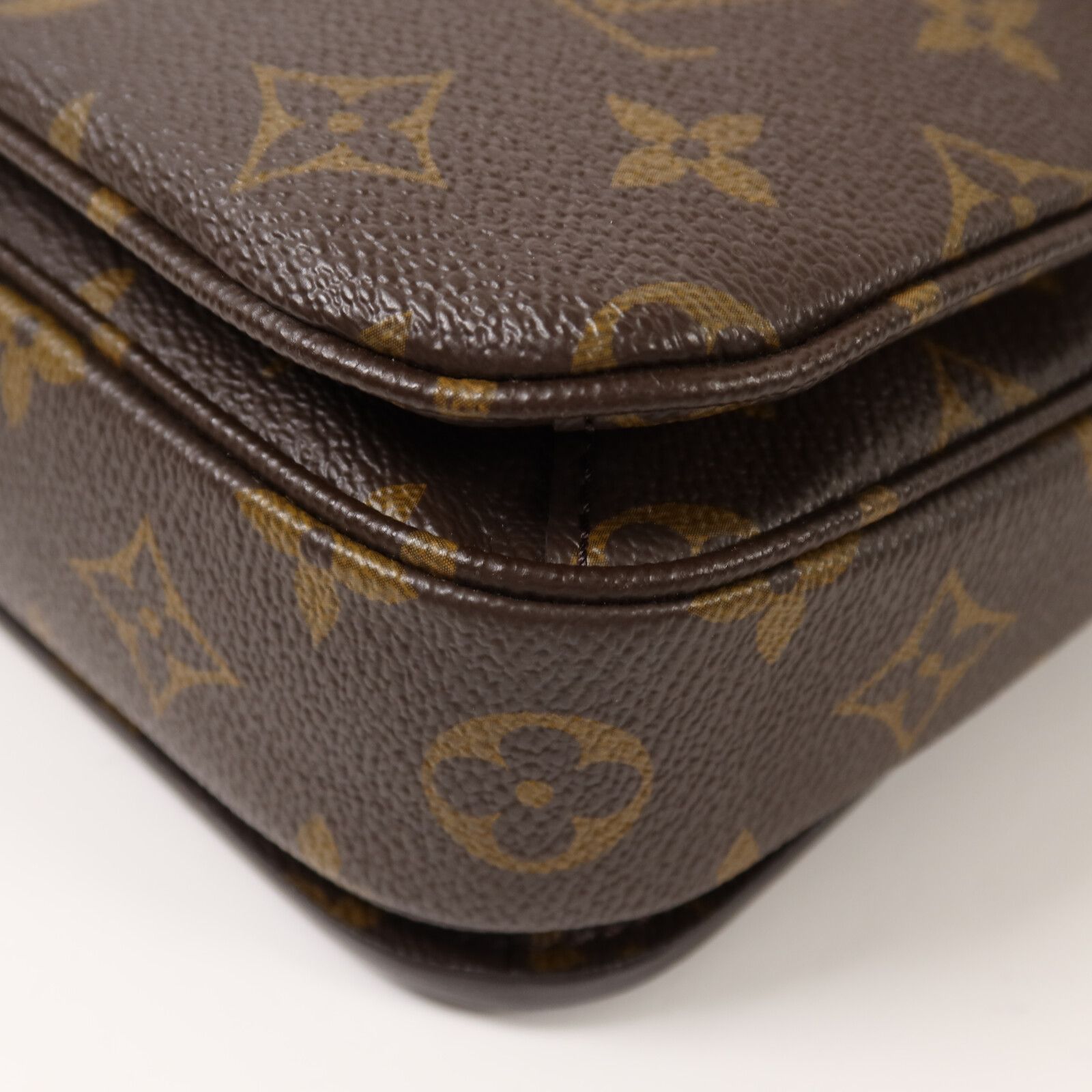 Pochette Metis, Monogram — view 10