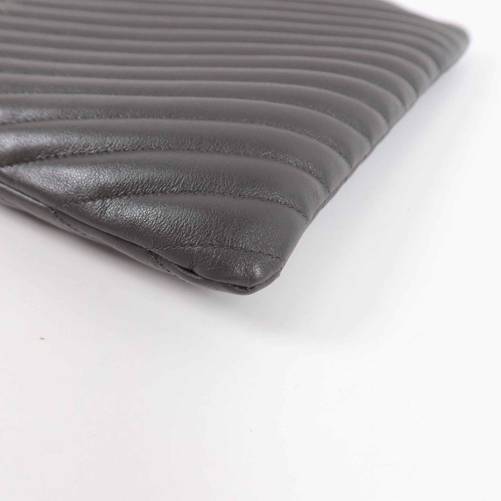 Cassandre Matelassé Large Pouch — view 11