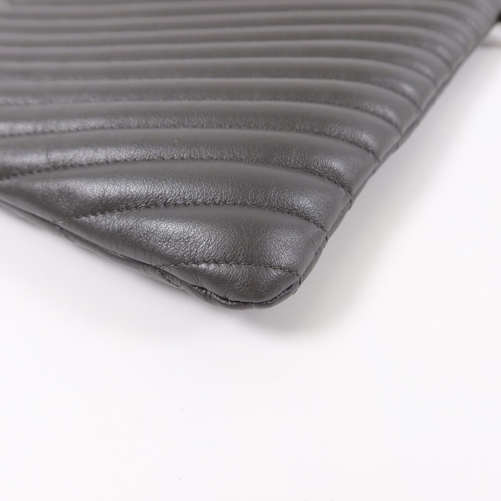 Cassandre Matelassé Large Pouch — view 13