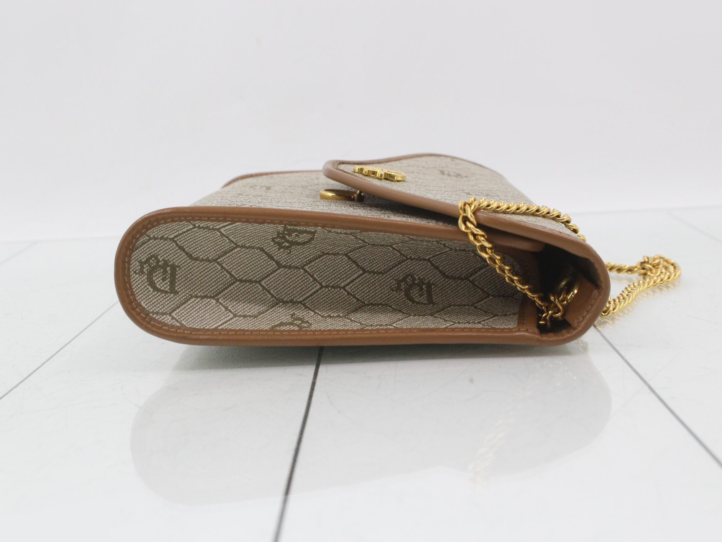 Honeycomb pattern PVC chain shoulder bag — view 3