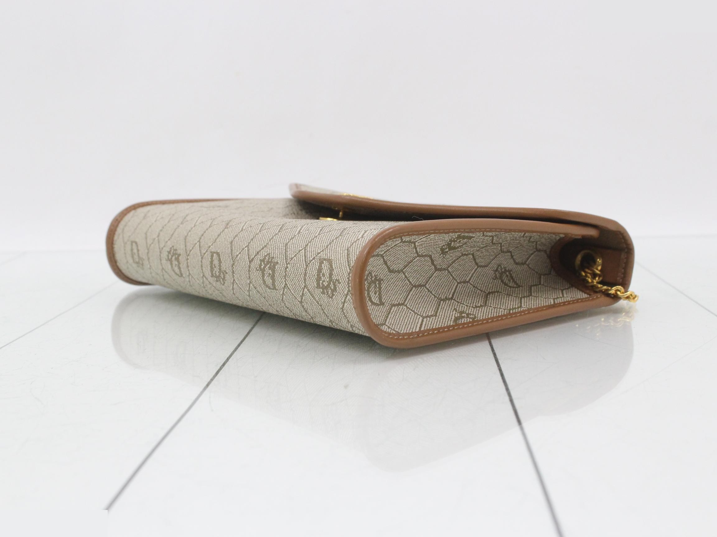 Honeycomb pattern PVC chain shoulder bag — view 6
