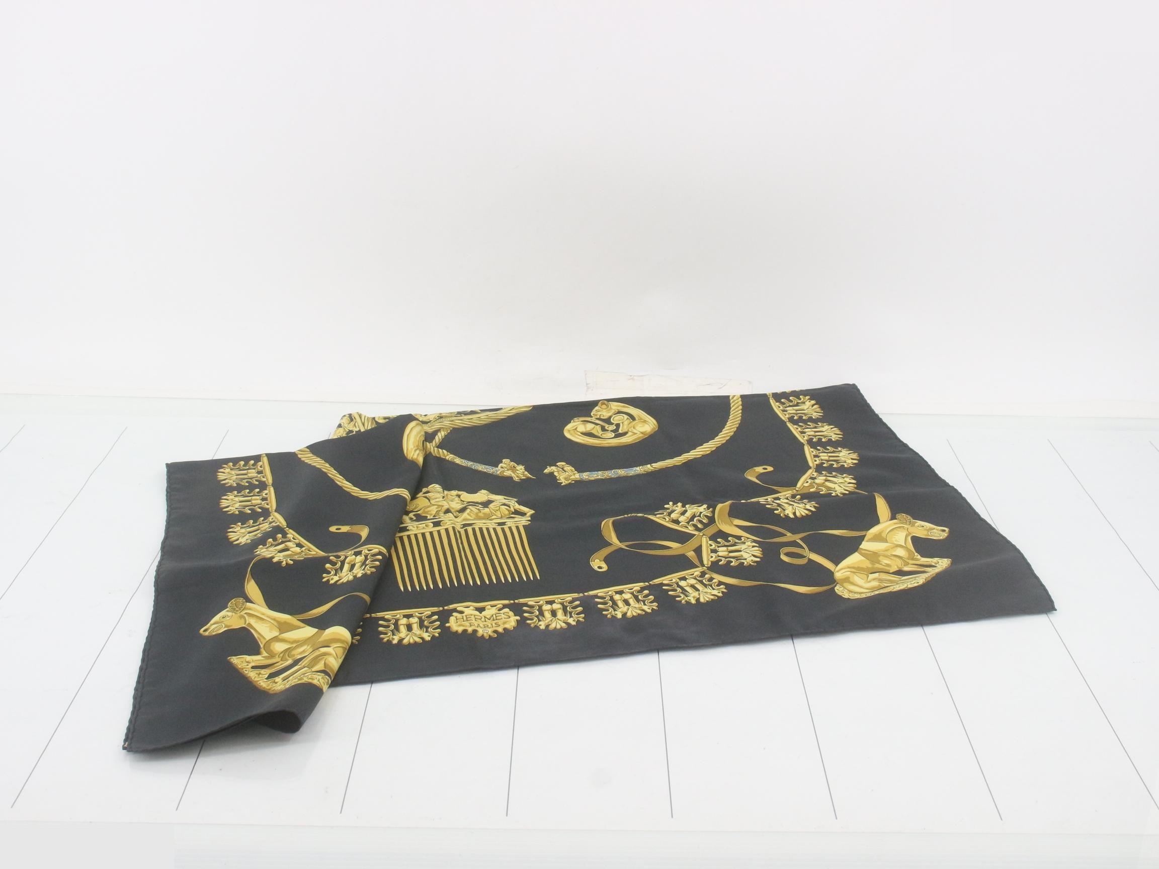 Carre 90 LES CAVALIERS D OR Silk Scarf — view 3