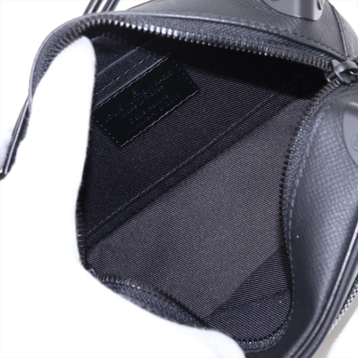 Taiga Rainbow Mini Soft Trunk M30351 Black (RFID detected) — view 6