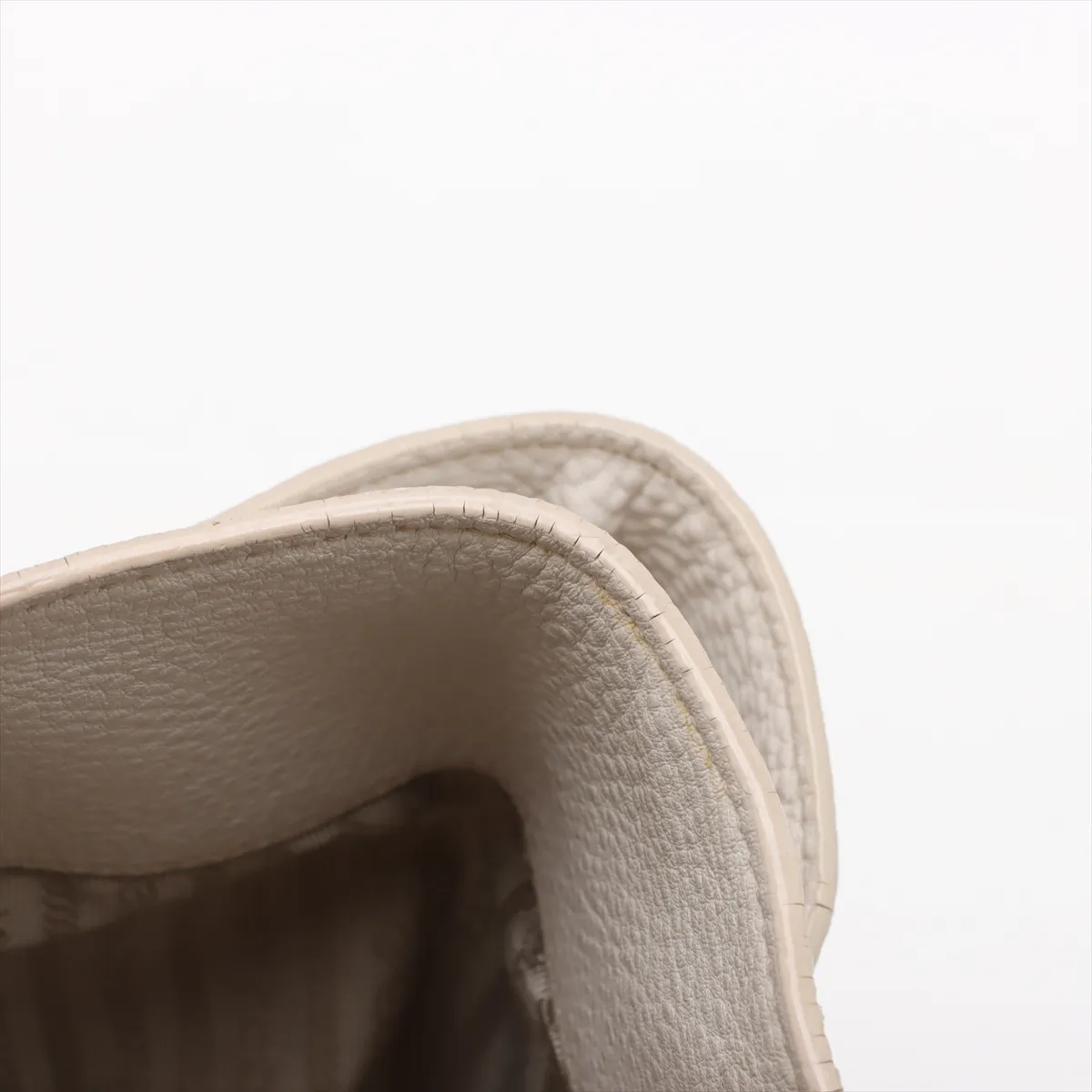 Vitello Dino Leather Tote Bag White — view 12