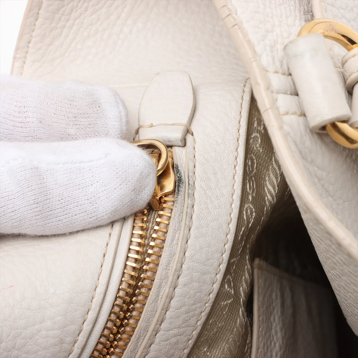 Vitello Dino Leather Tote Bag White — view 13