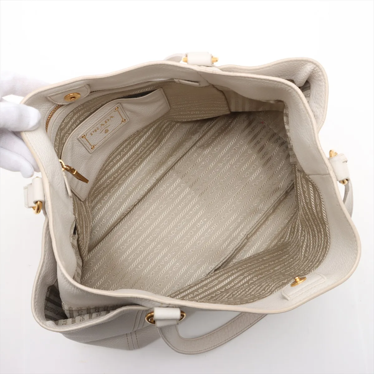 Vitello Dino Leather Tote Bag White — view 7