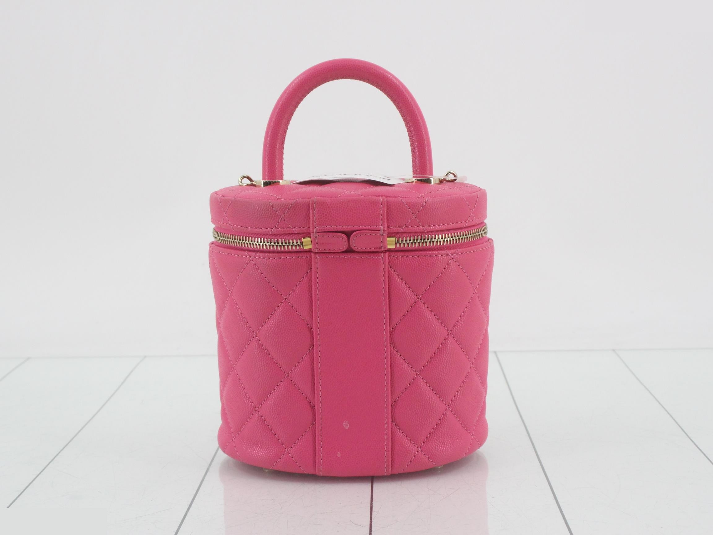 Caviar leather chain shoulder bag, pink, gold hardware. — view 2
