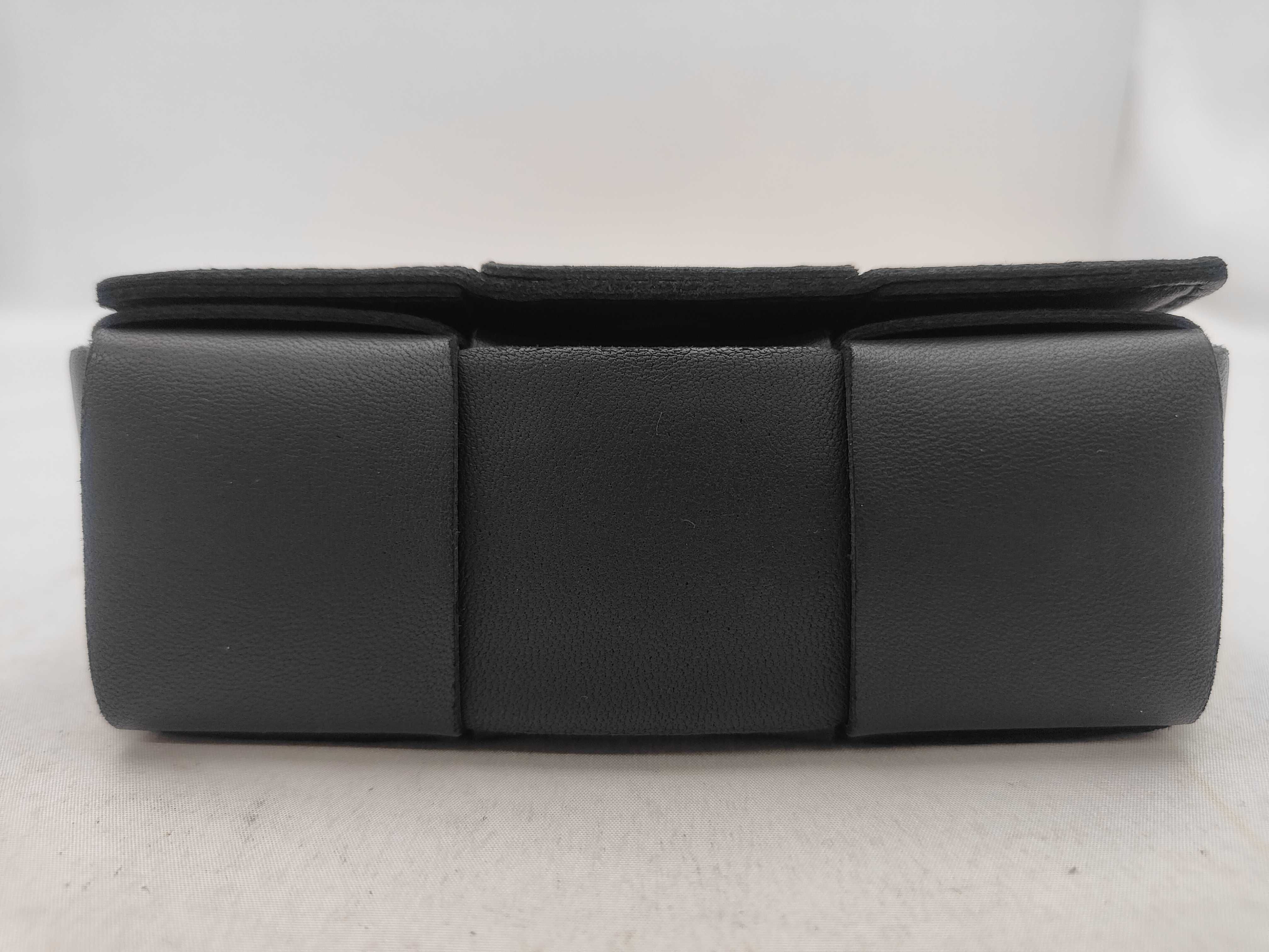 Maxi Intrecciato Black Shoulder Bag — view 7