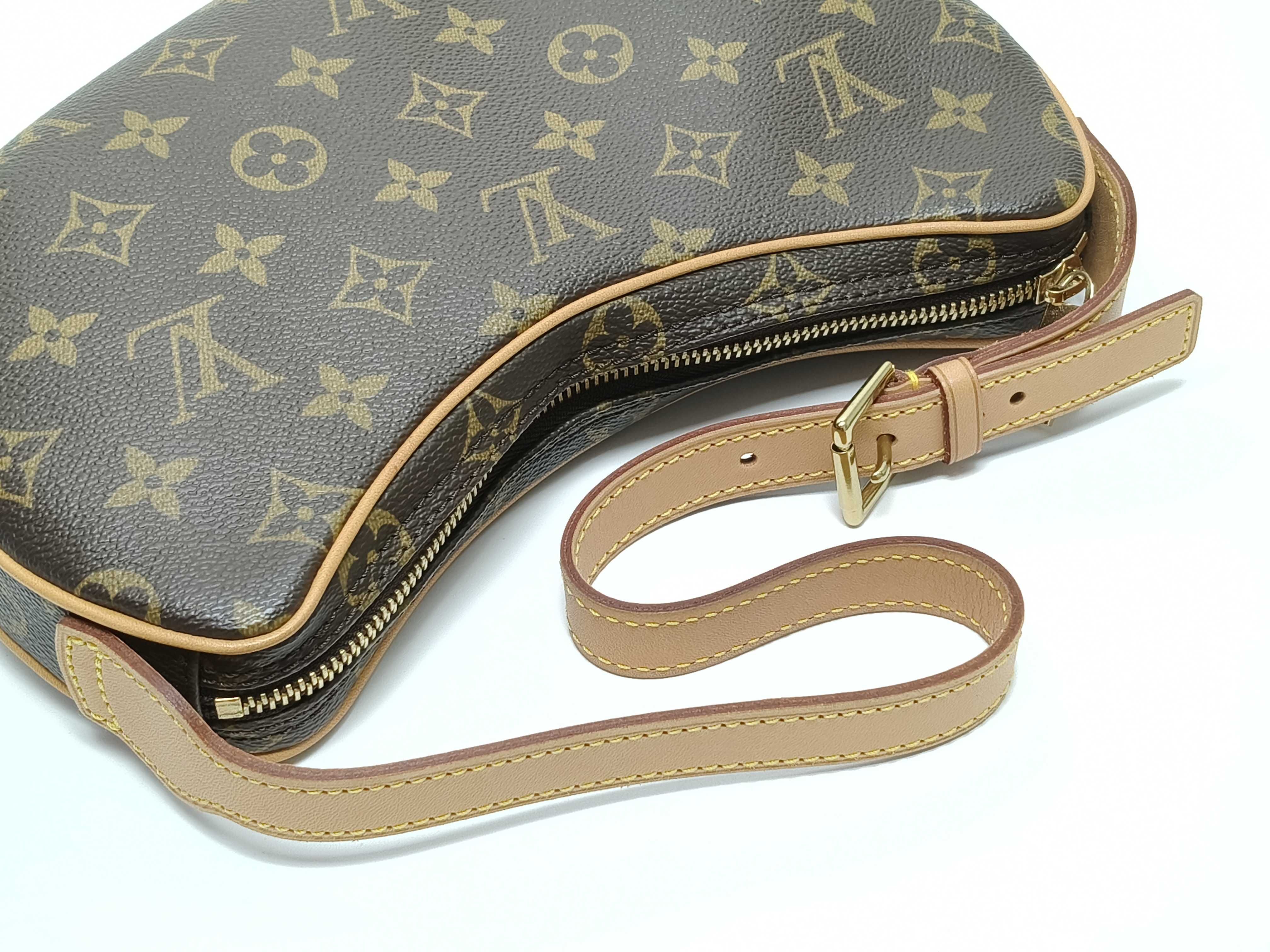 Monogram Pochette Croissant M51510 SP0013 Shoulder Bag — view 3