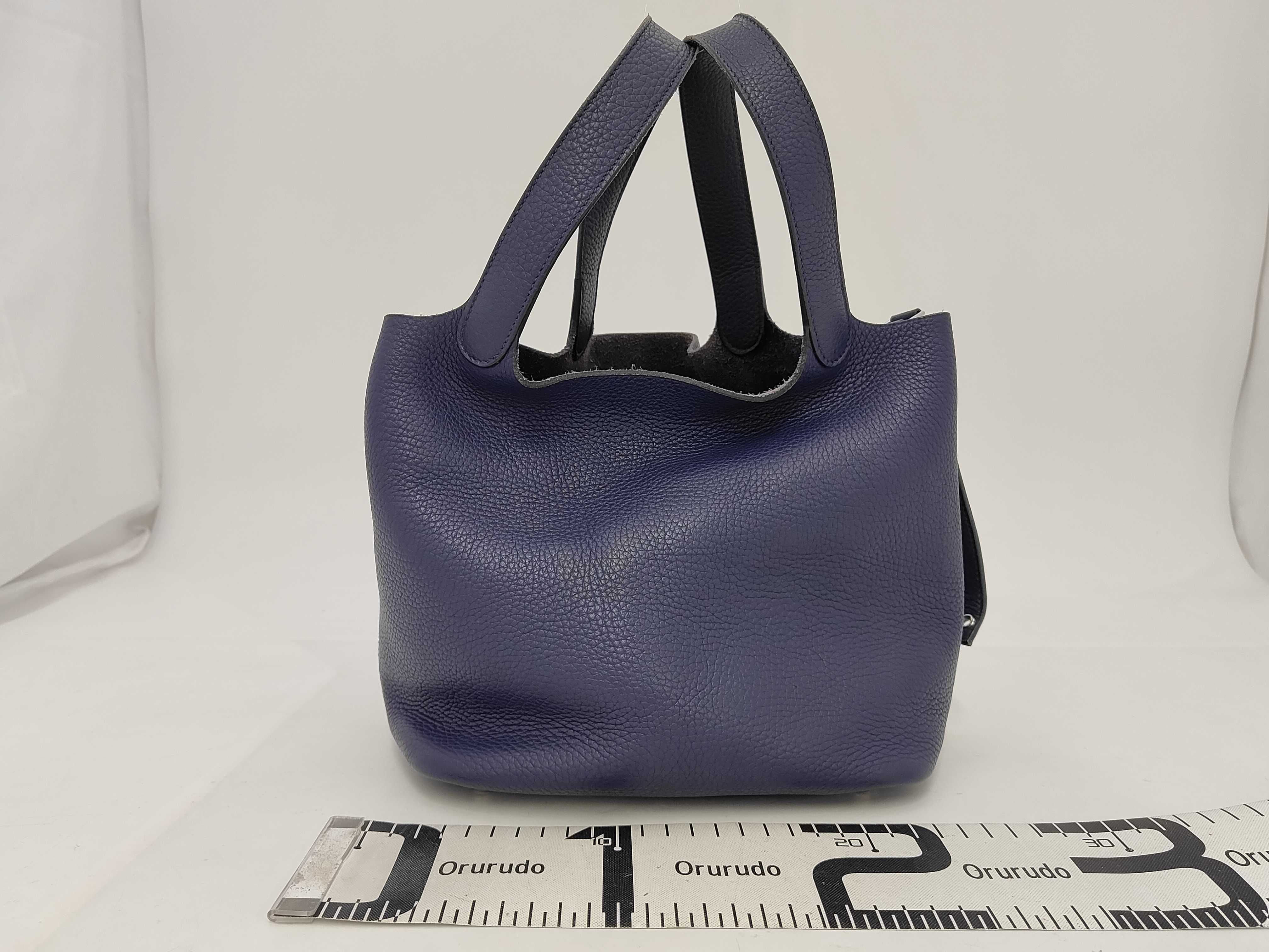 Picotin Lock 22 MM Taurillon Clemence Leather Handbag, Navy, Silver Hardware — view 2