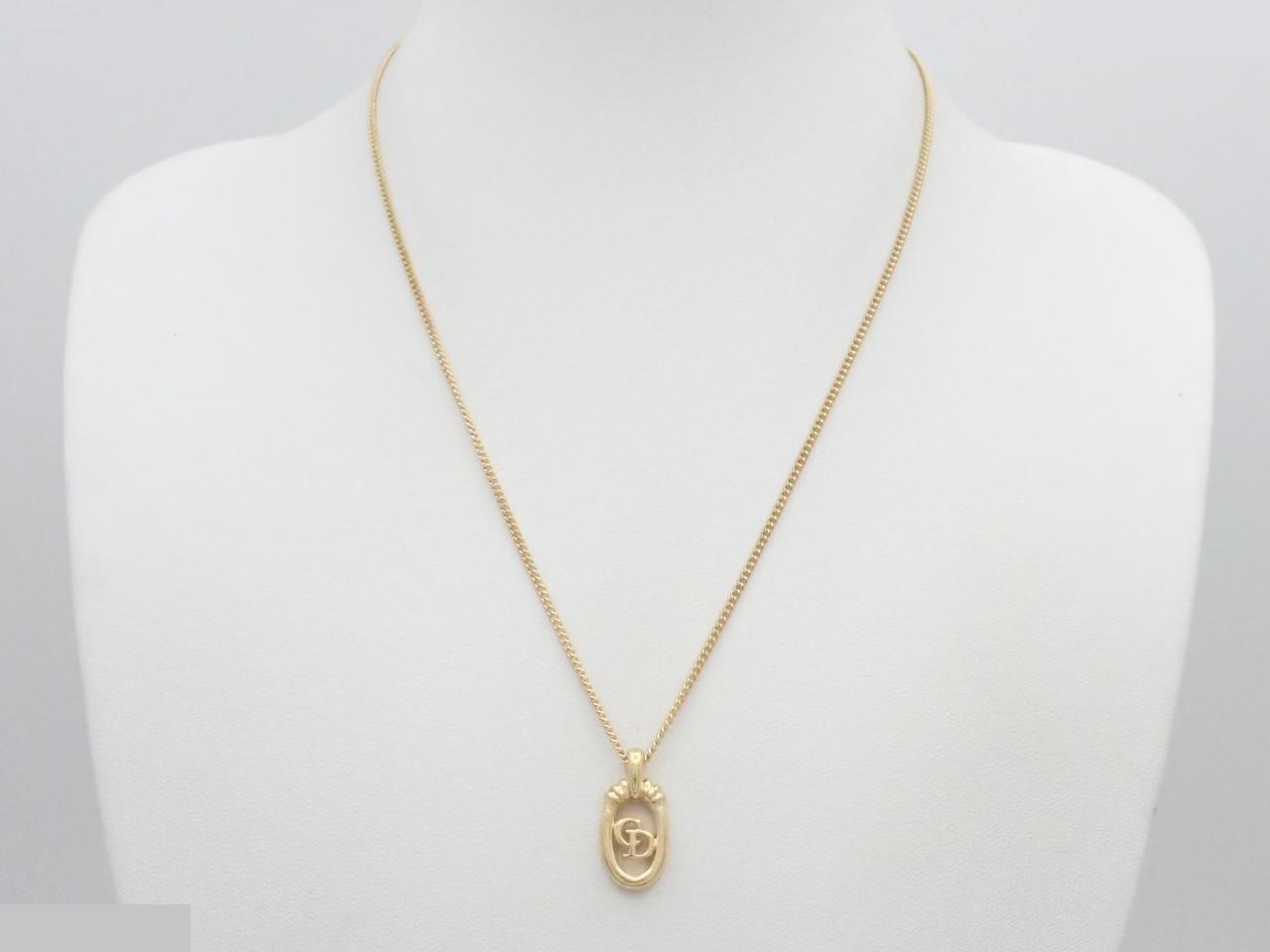Other lines: Precious metals, necklaces, pendants — view 3