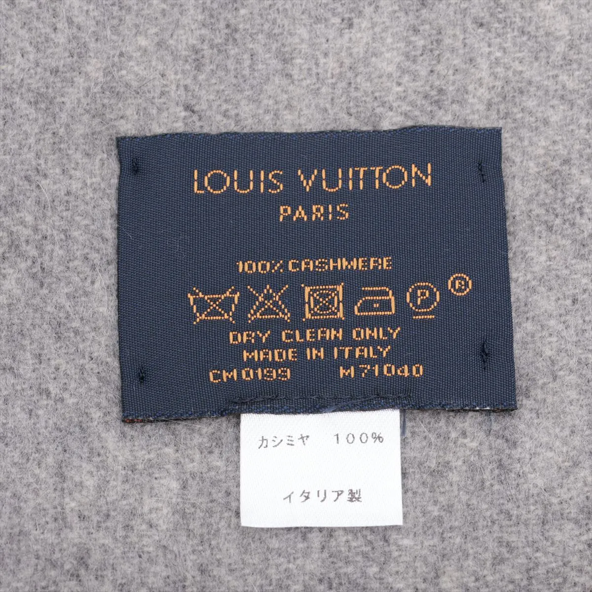 M71040 Echarpe Reykjavik CM0199 Scarf, Cashmere, Black x Gray. Shows signs of wear, — view 3