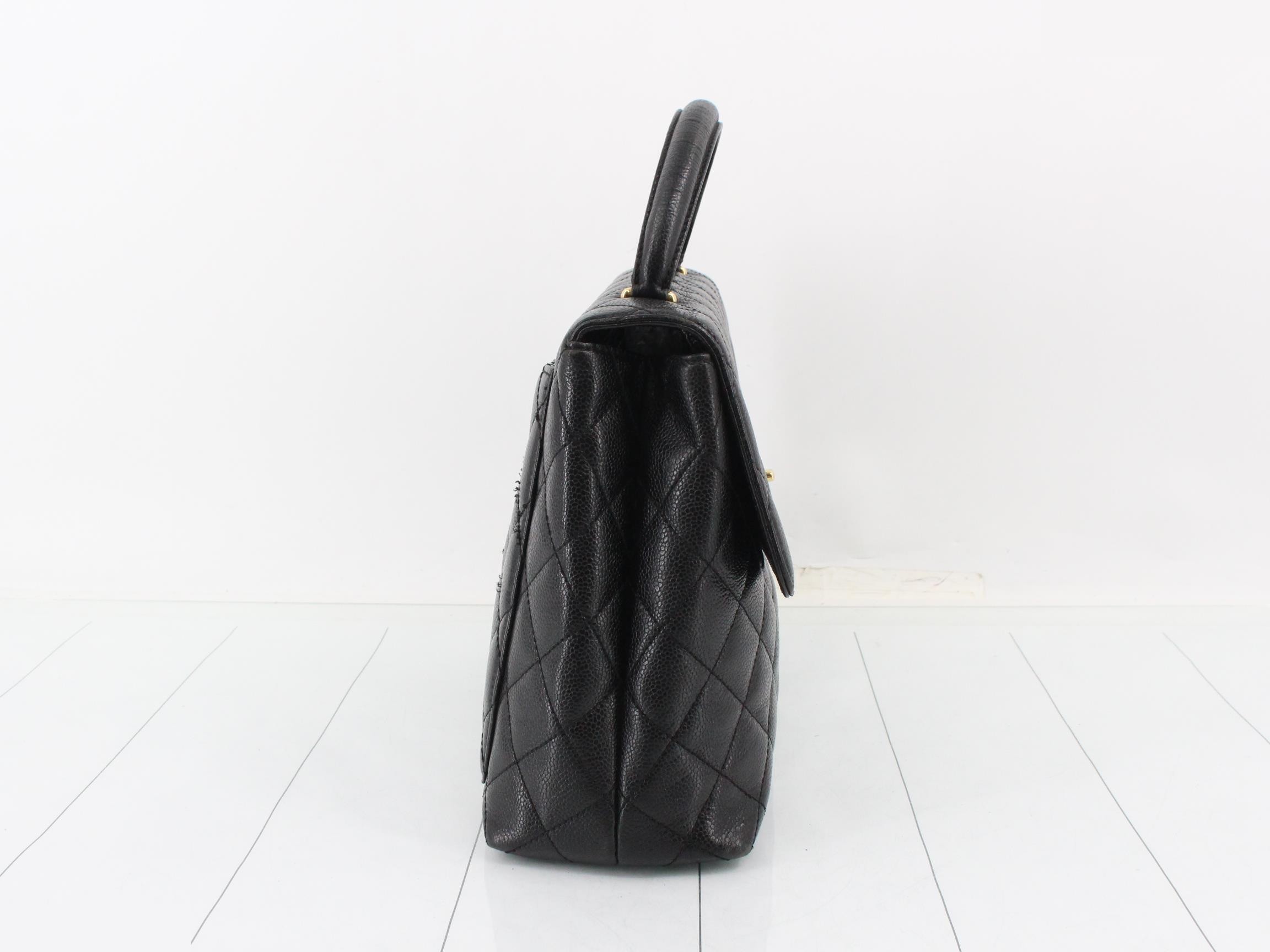 Matelassé trapezoid handbag, caviar leather, black — view 4