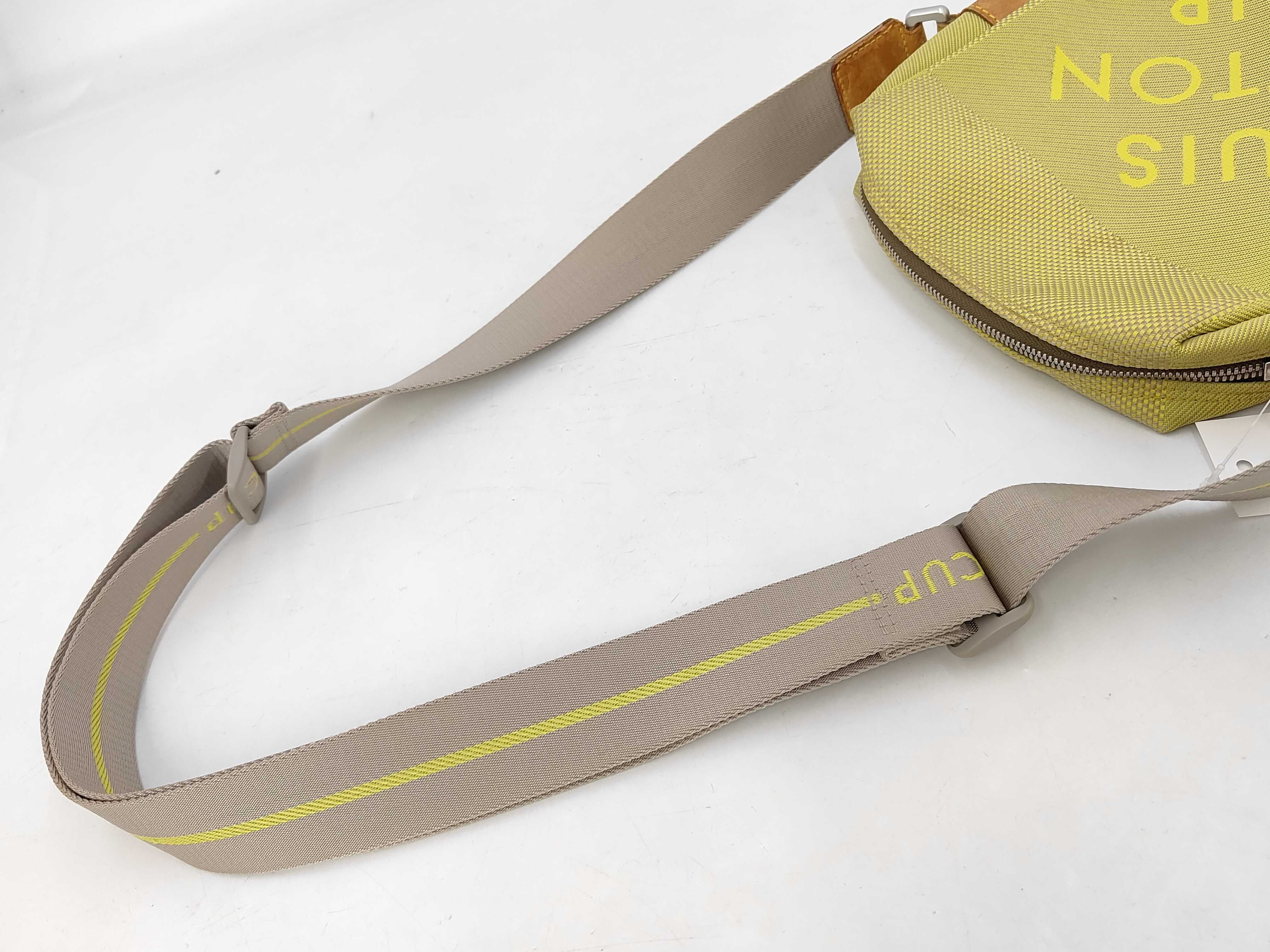 Damier Geant Weatherly Shoulder Bag — view 3