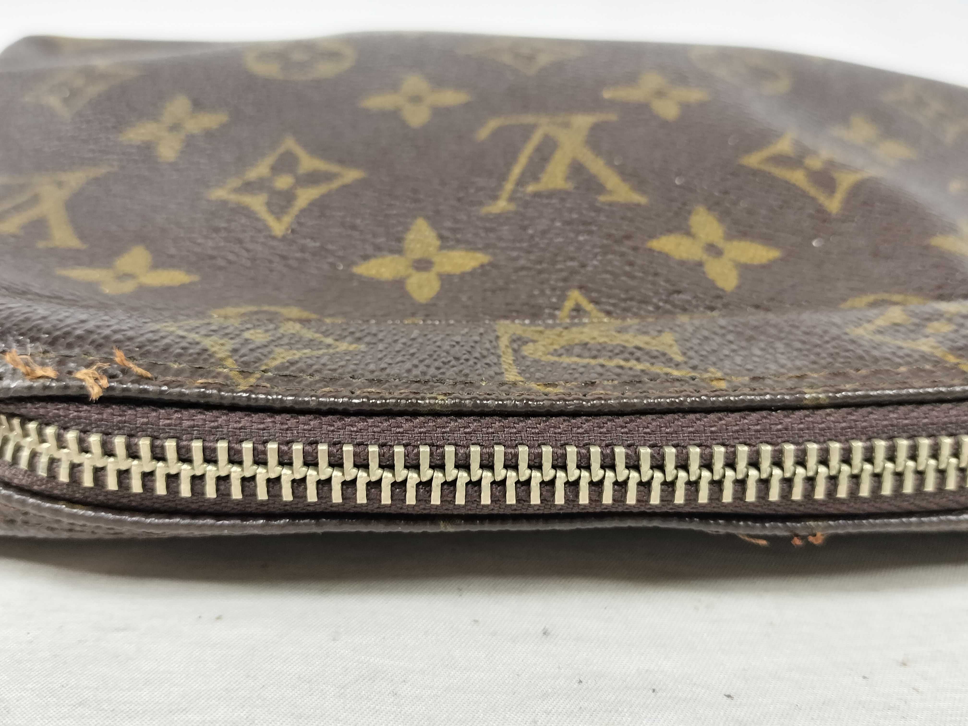 Monogram Louis Vuitton Trousses Toilette 23 Monogram M47524 Second Bag — view 3