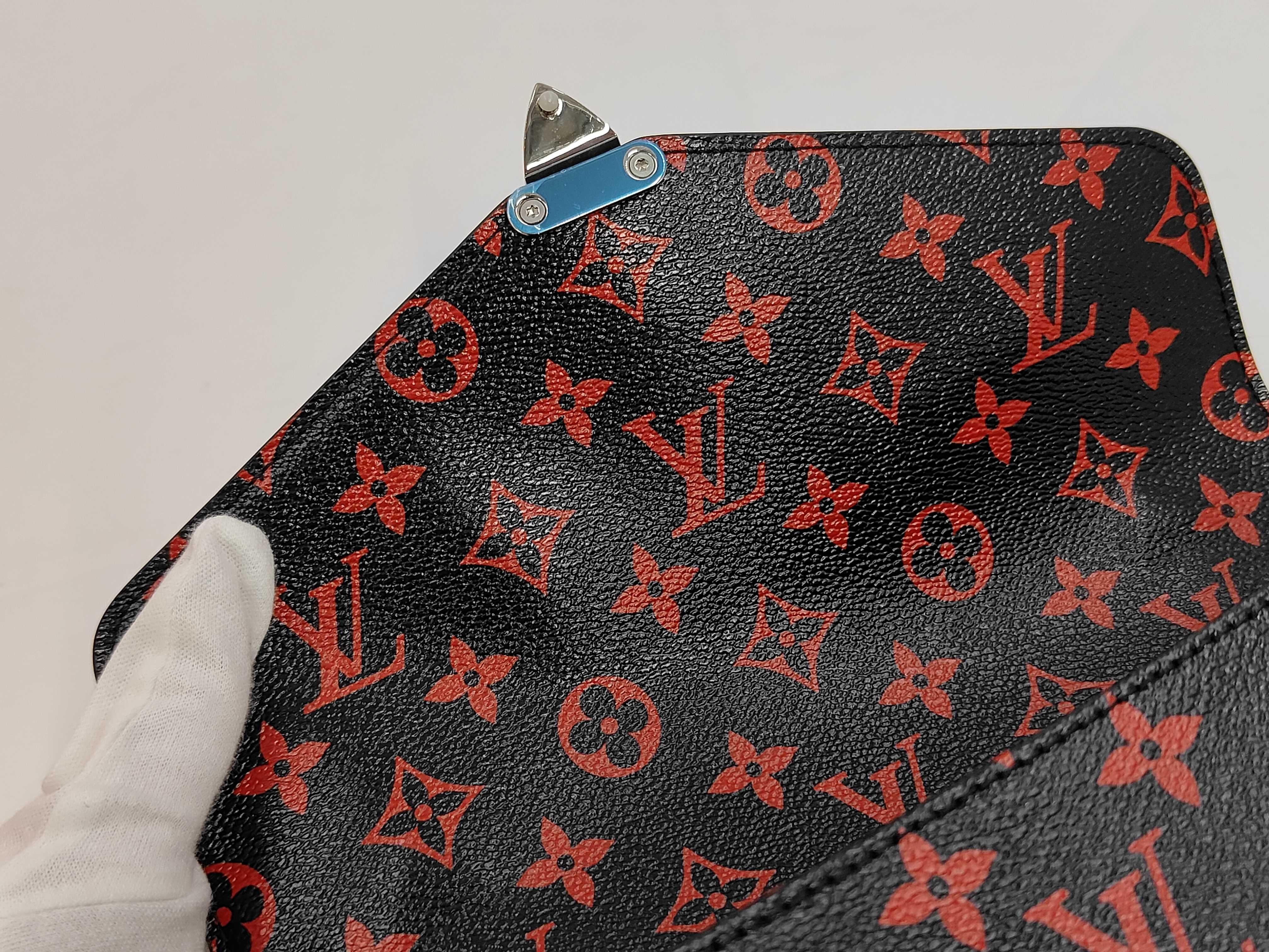 Monogram Infrarouge Pochette Métis Shoulder Bag — view 12