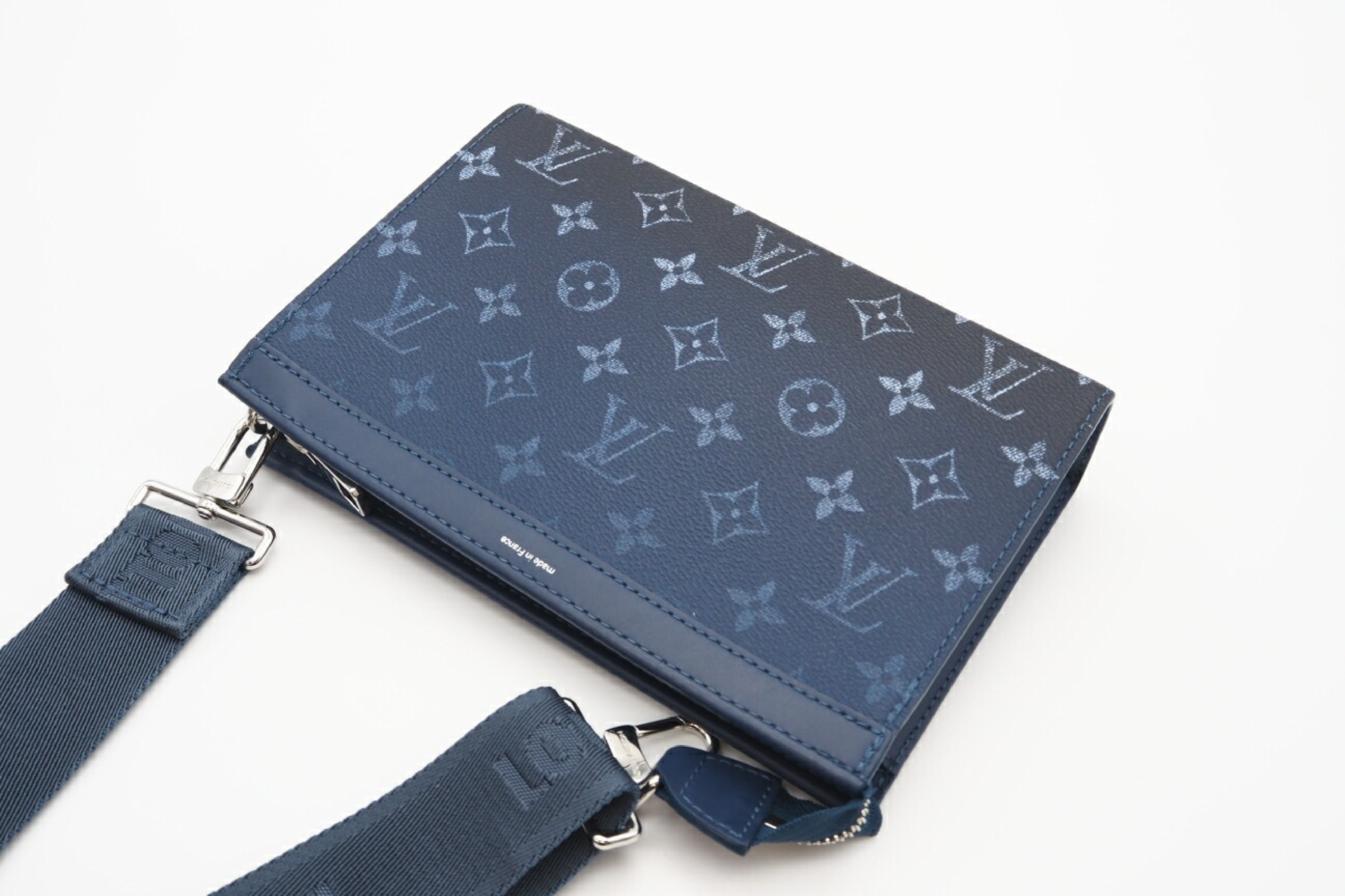 M11544 Monogram Gradient Gaston Wear Wearable Wallet with Dust Bag — view 2