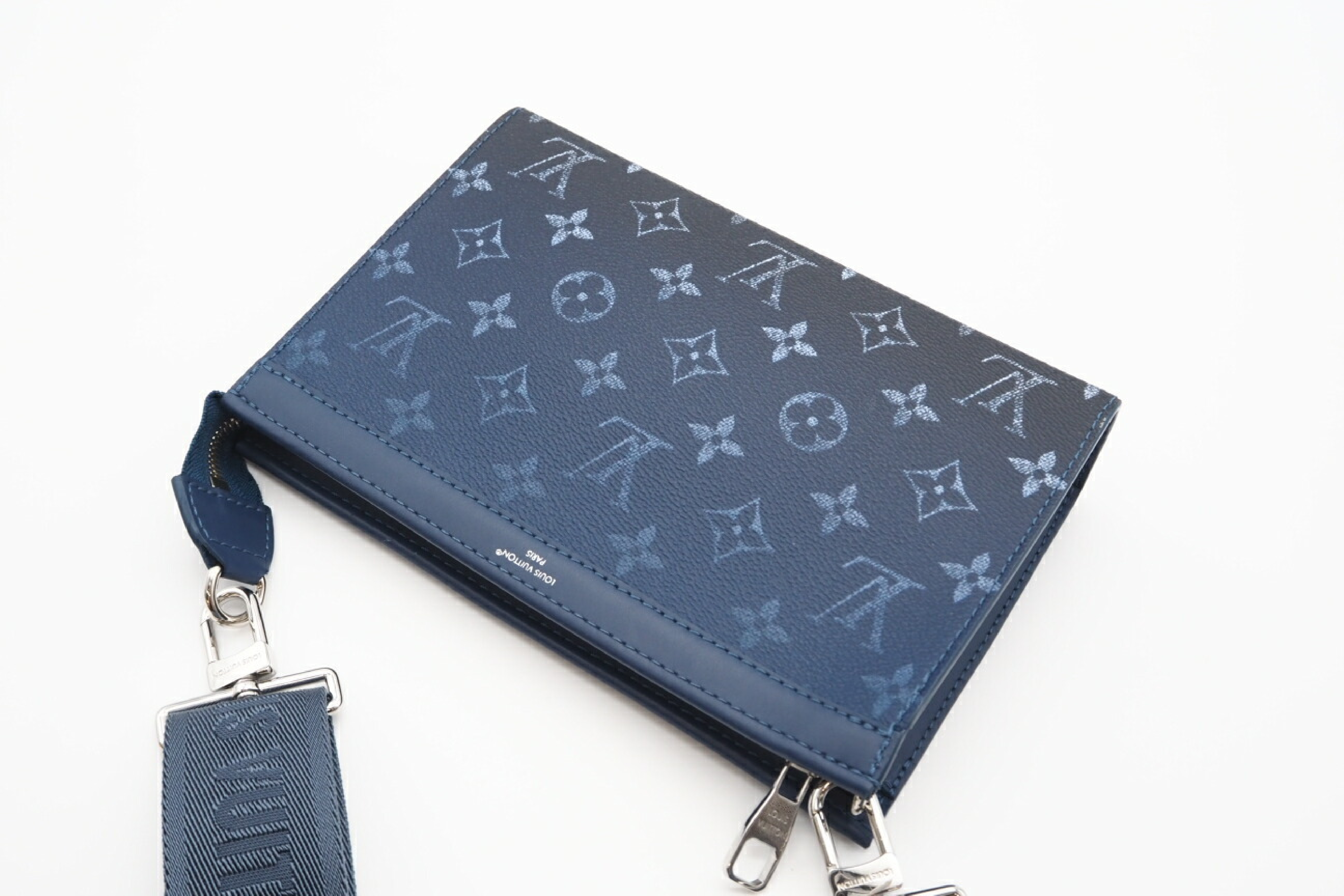 M11544 Monogram Gradient Gaston Wear Wearable Wallet with Dust Bag — view 3