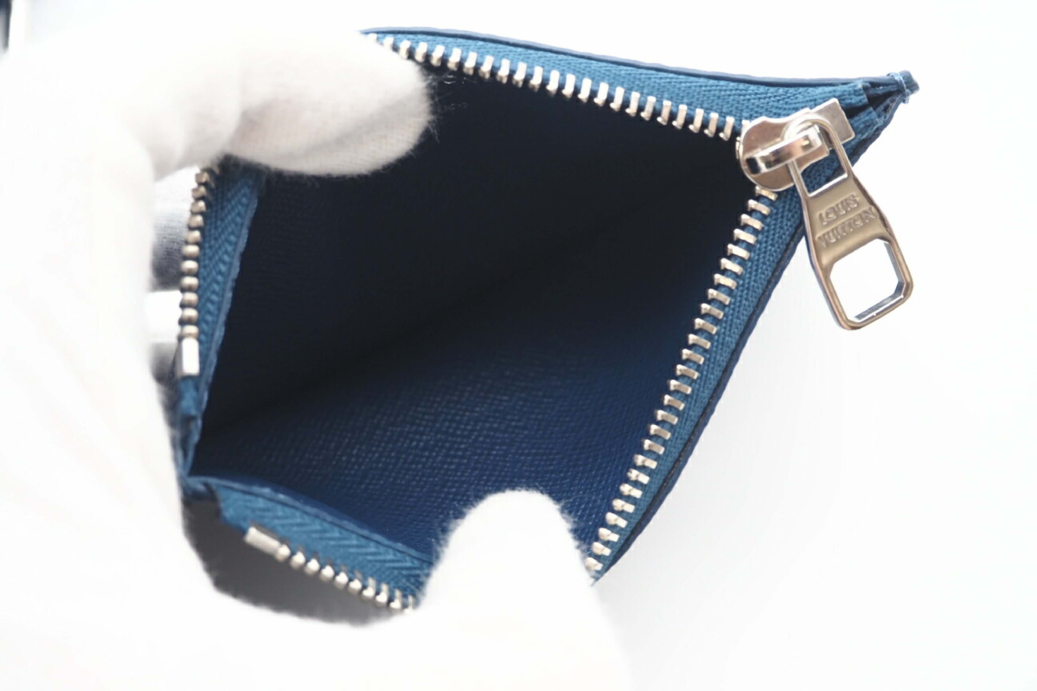 M11544 Monogram Gradient Gaston Wear Wearable Wallet with Dust Bag — view 10