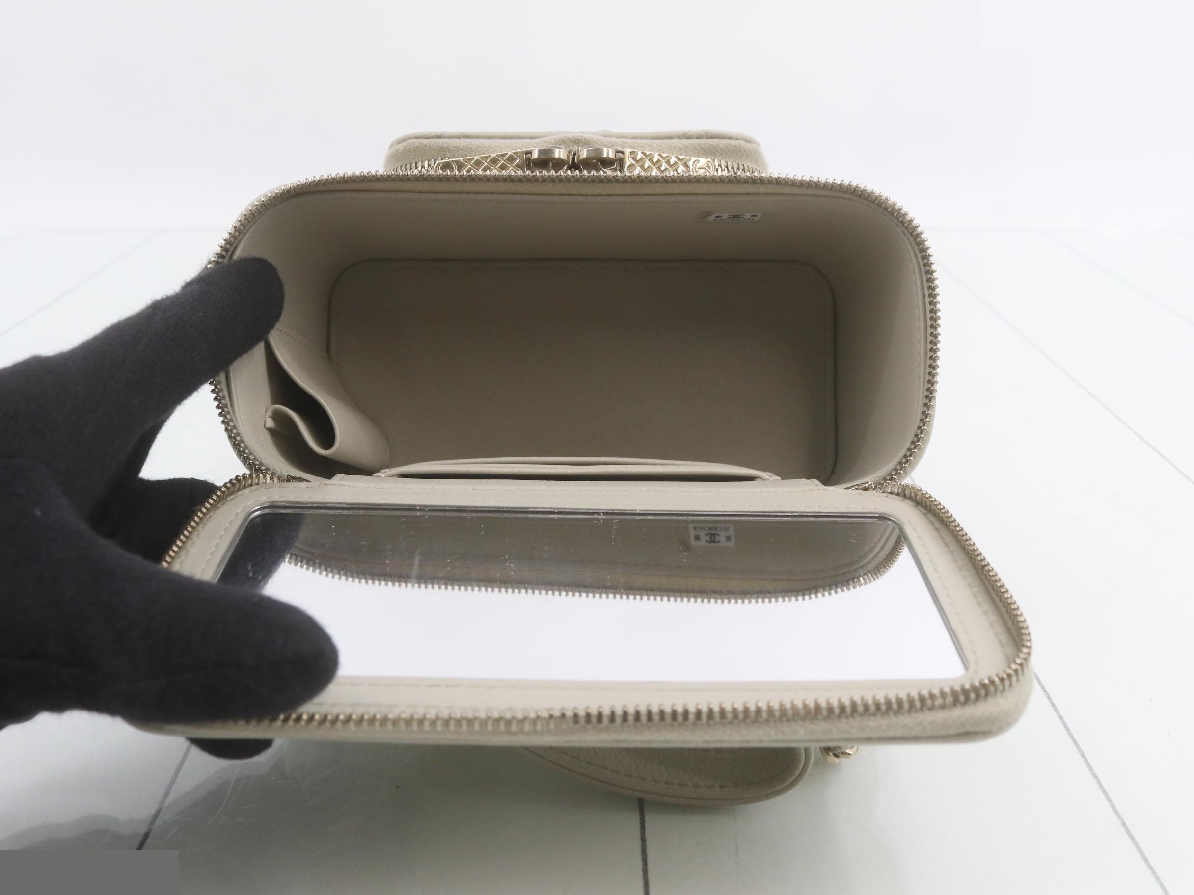Caviar Skin Coco Mark 2-Way Vanity — view 4