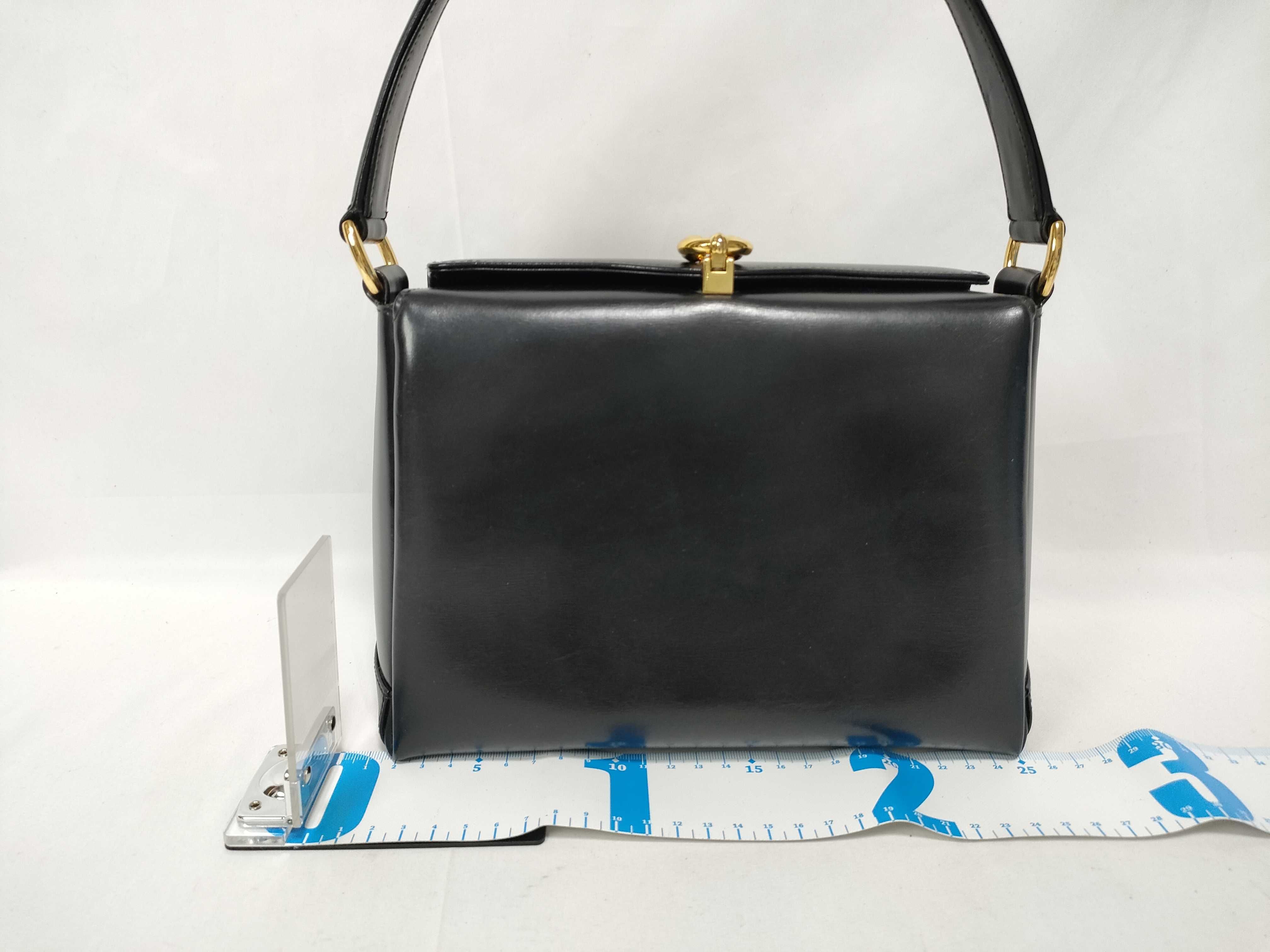 Calfskin Black with Gold Hardware Closure One-Shoulder Bag (000.2026.0269) — view 2
