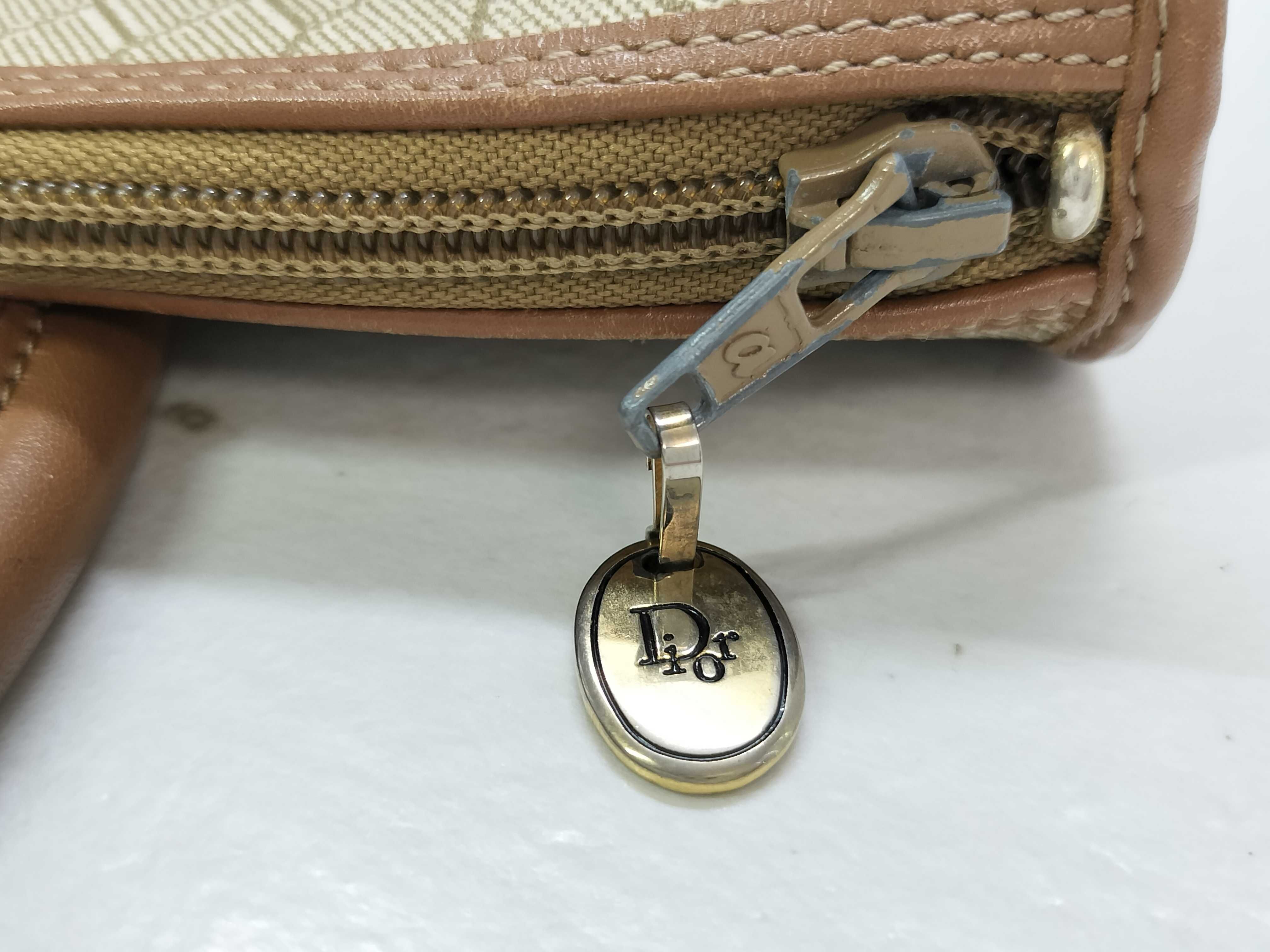 Christian / Honeycomb / Handbag / PVC Handbag — view 12