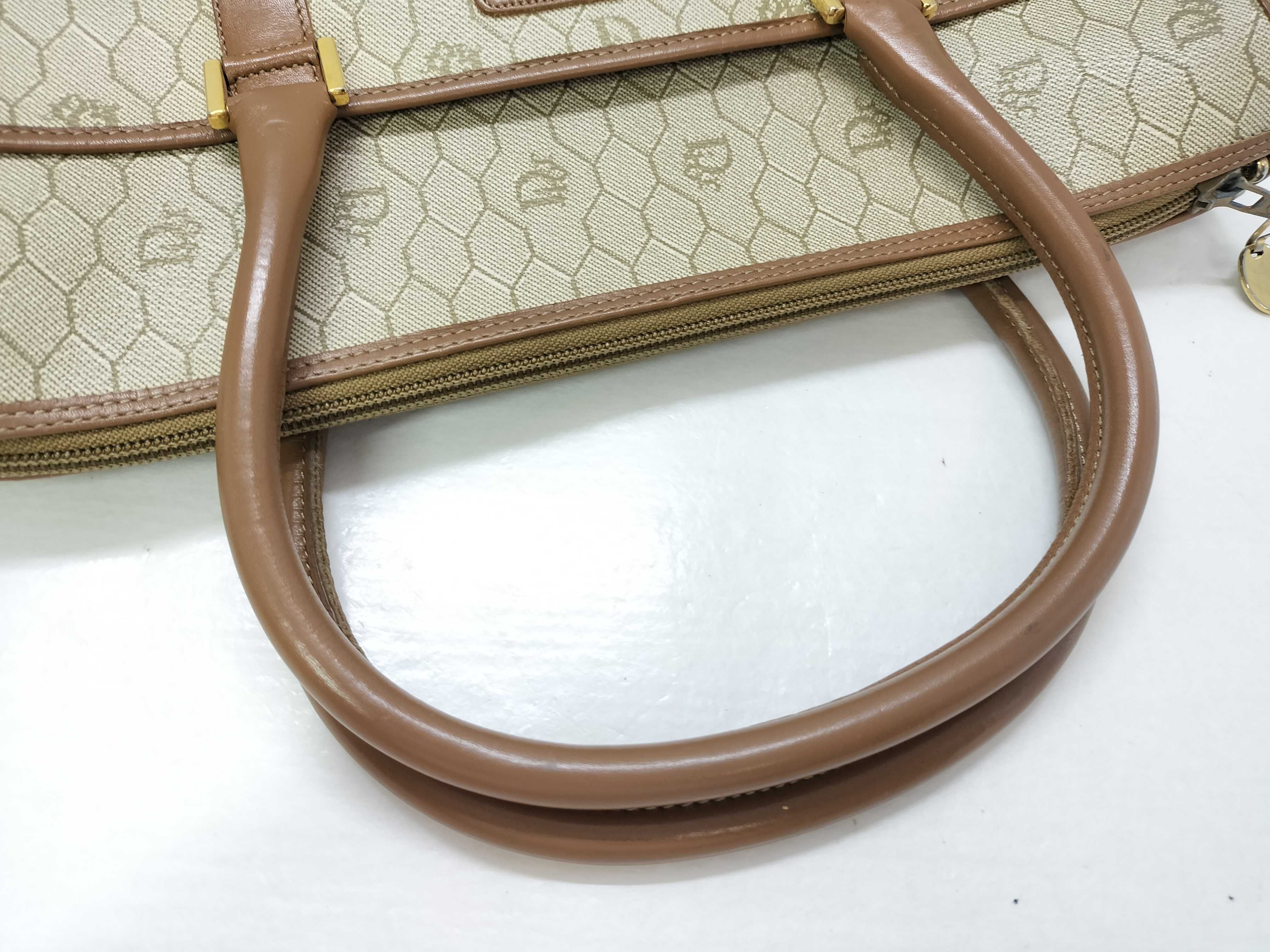 Christian / Honeycomb / Handbag / PVC Handbag — view 3