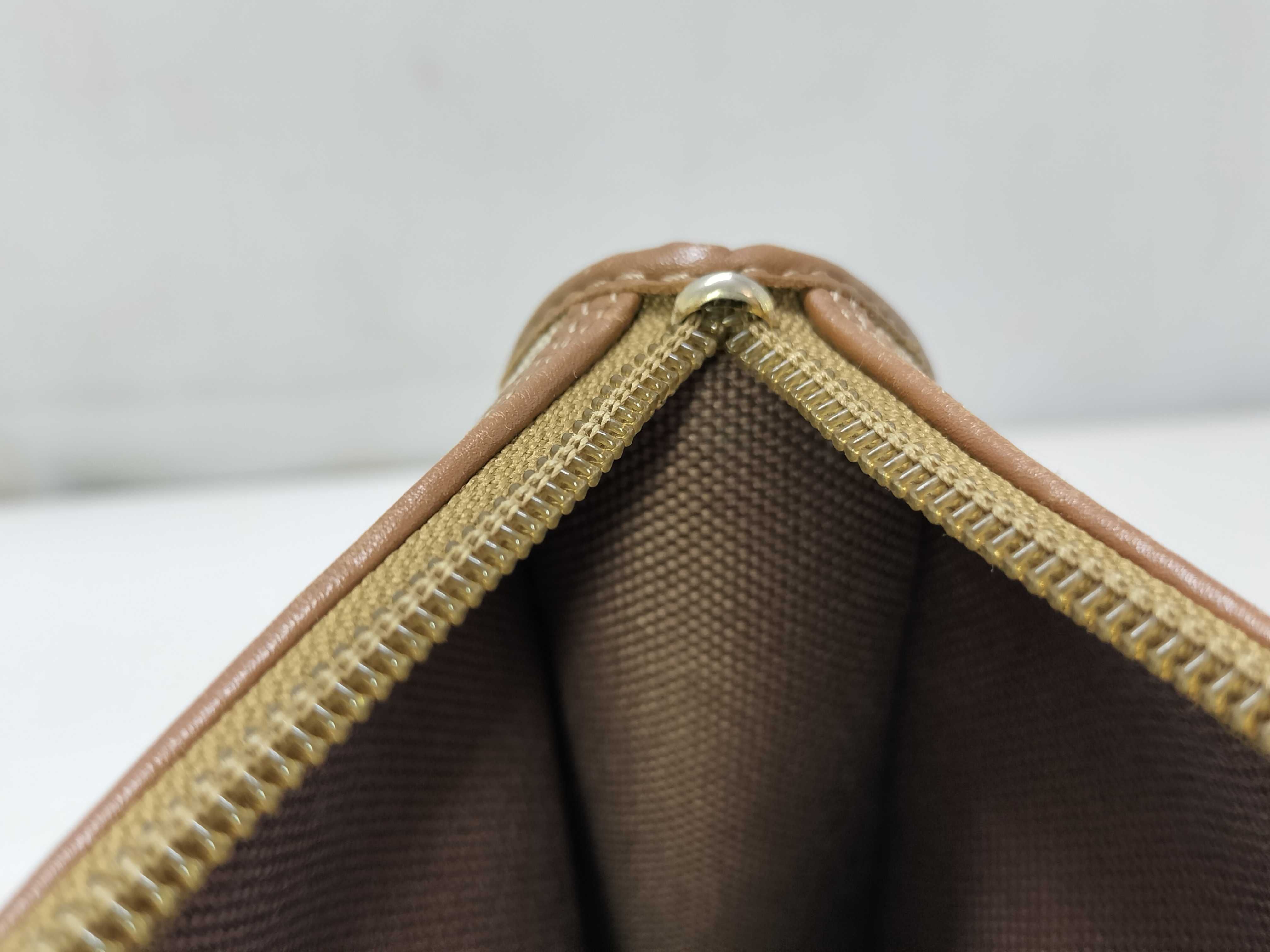Christian / Honeycomb / Handbag / PVC Handbag — view 10