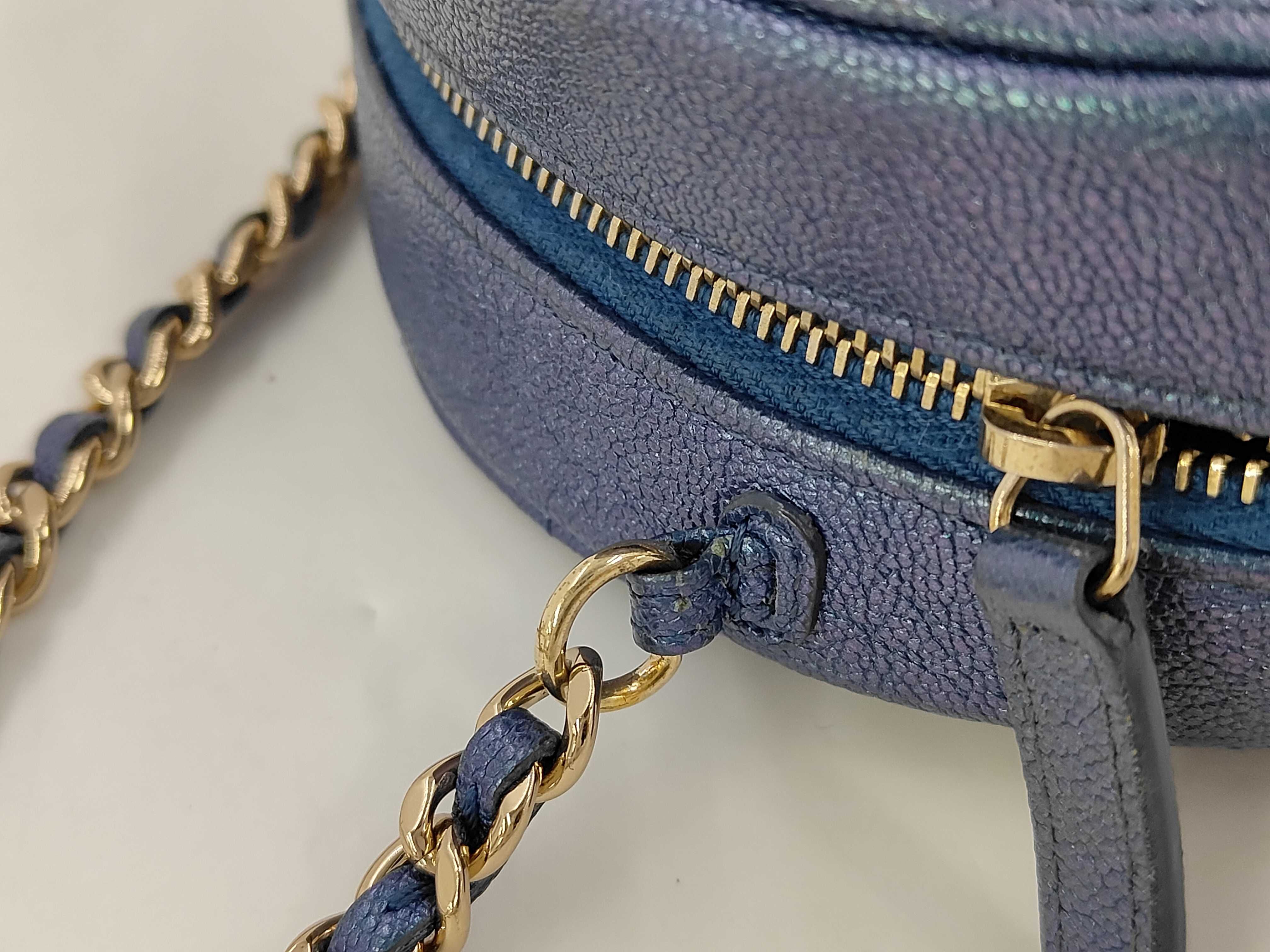 Round Coin Purse, Electric Blue, Grained Calf Leather, Shoulder Bag — view 5