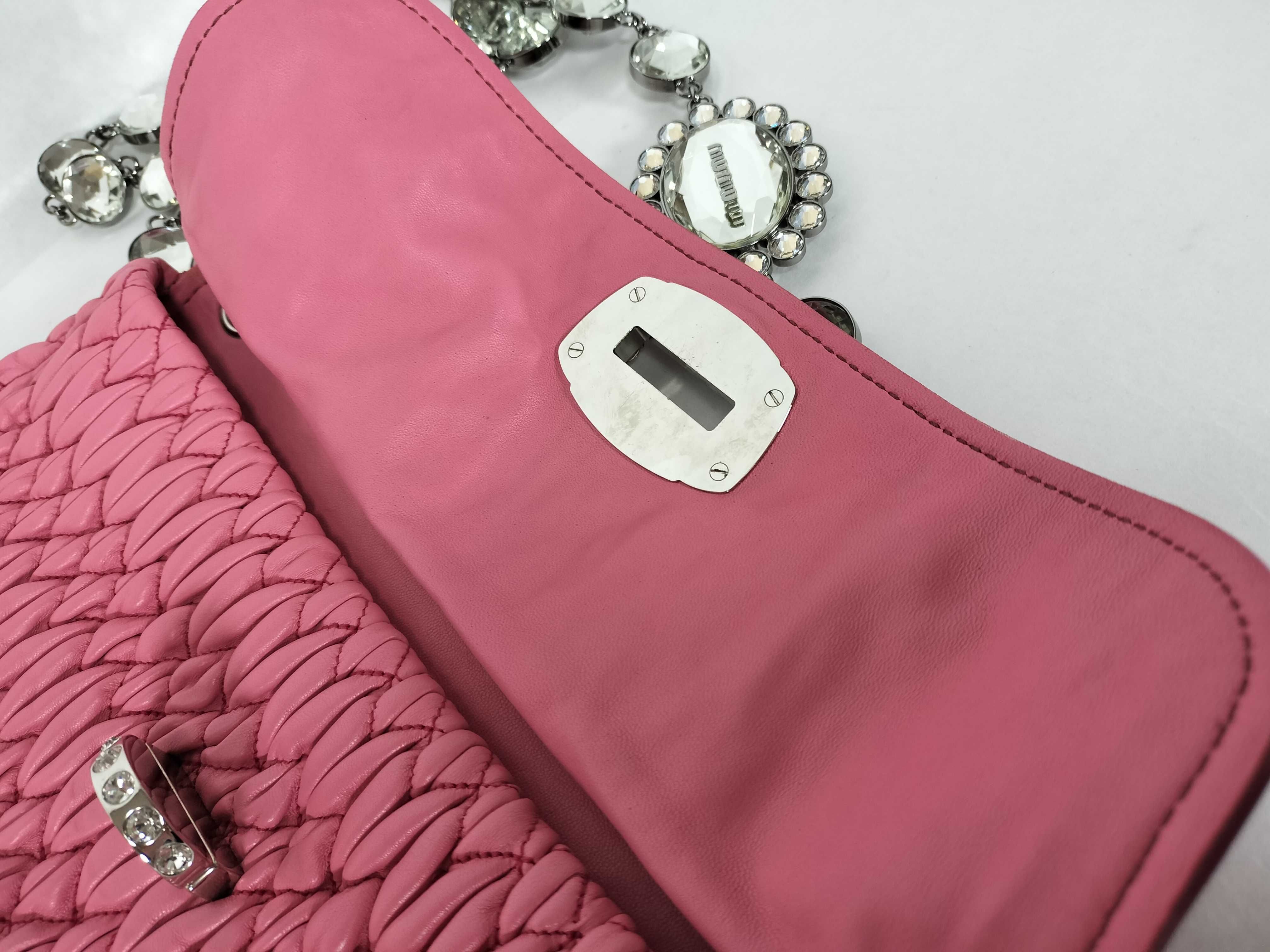 Nappa Crystal Leather Pink Silver Matelassé Shoulder Bag — view 9
