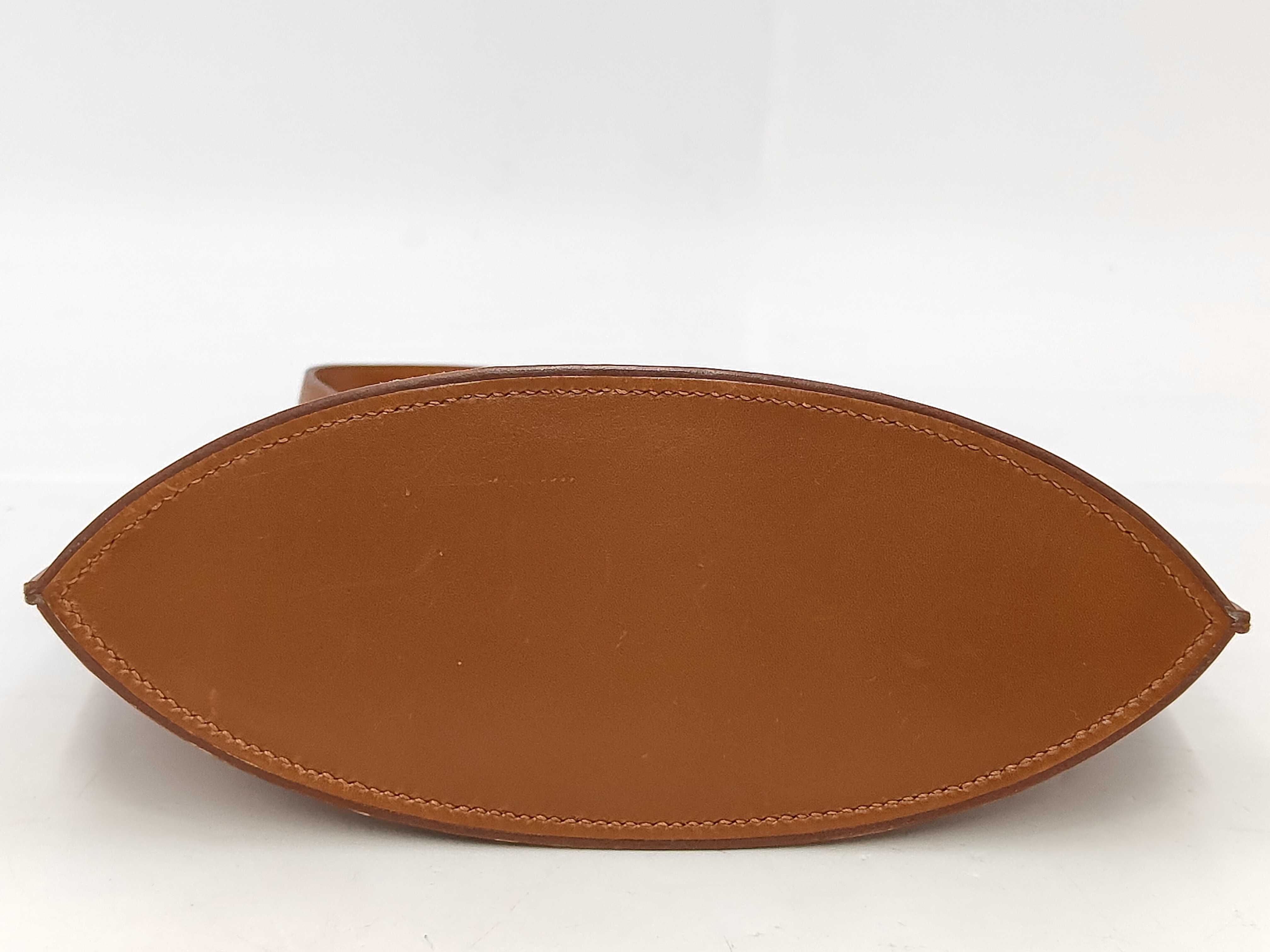 Philo PM Box Calf Brown Gold Hardware E Stamp Shoulder Bag — view 4