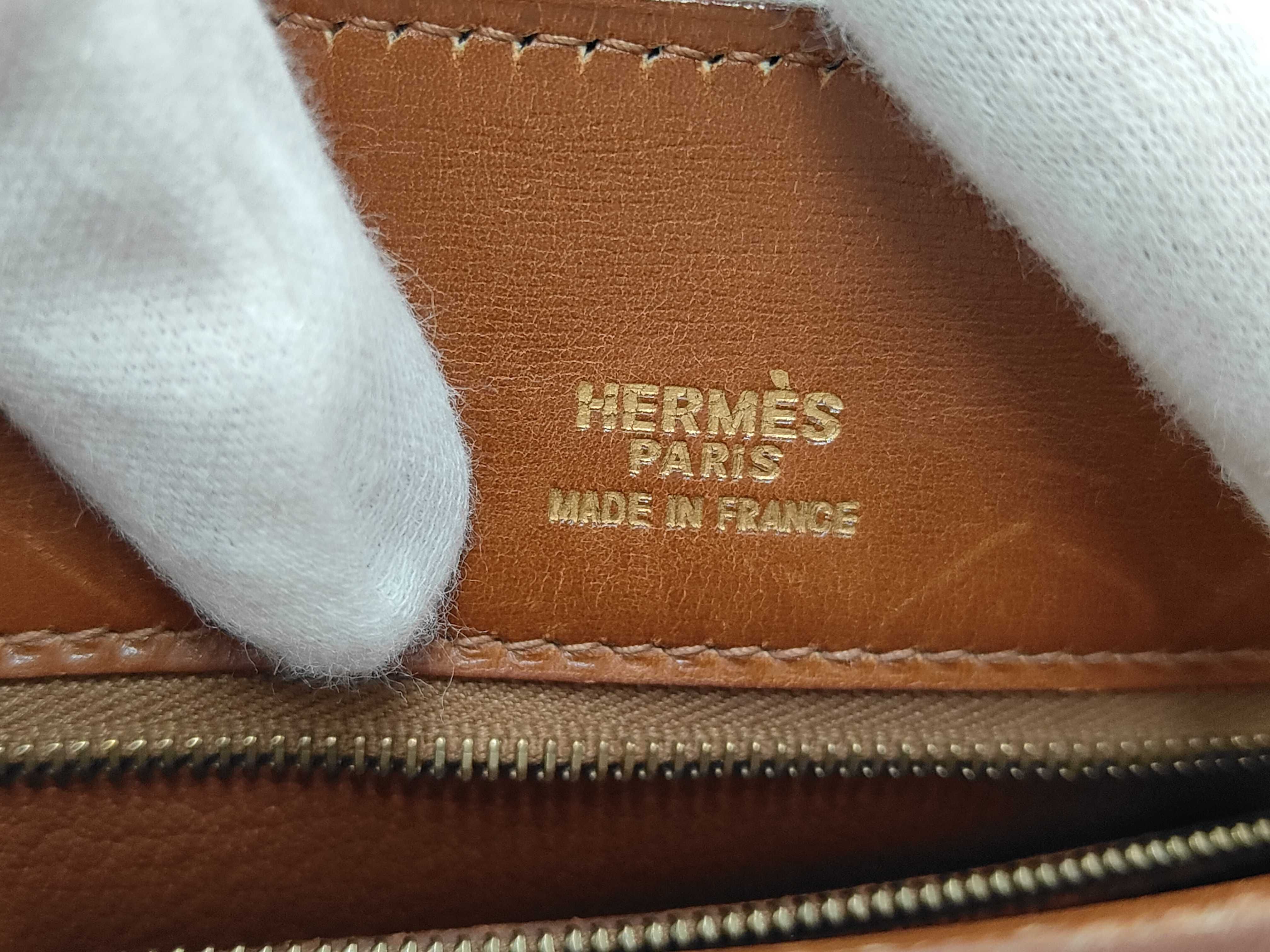 Philo PM Box Calf Brown Gold Hardware E Stamp Shoulder Bag — view 9