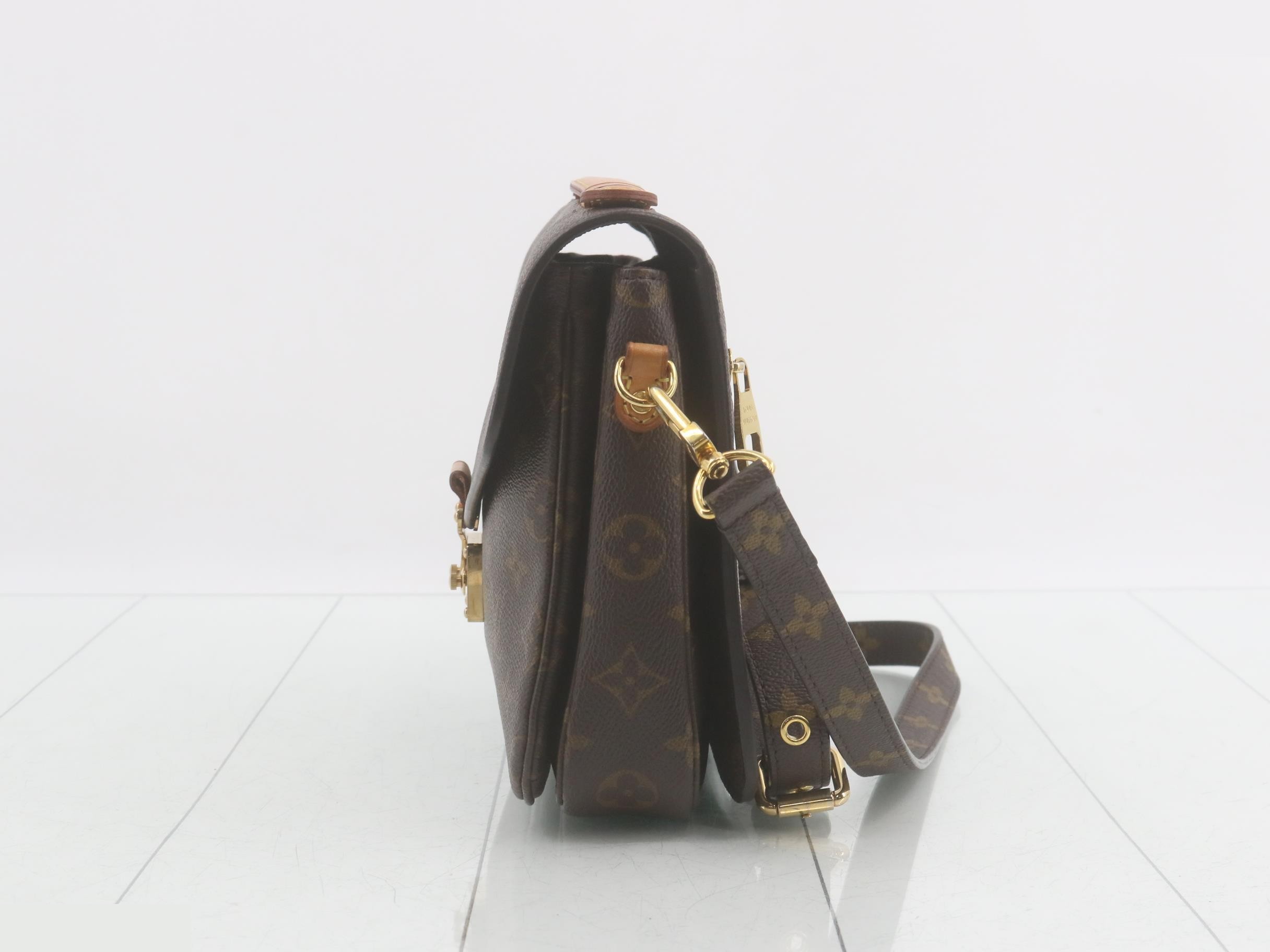 Monogram Pochette Métis MM 2-Way Shoulder/Handbag — view 3