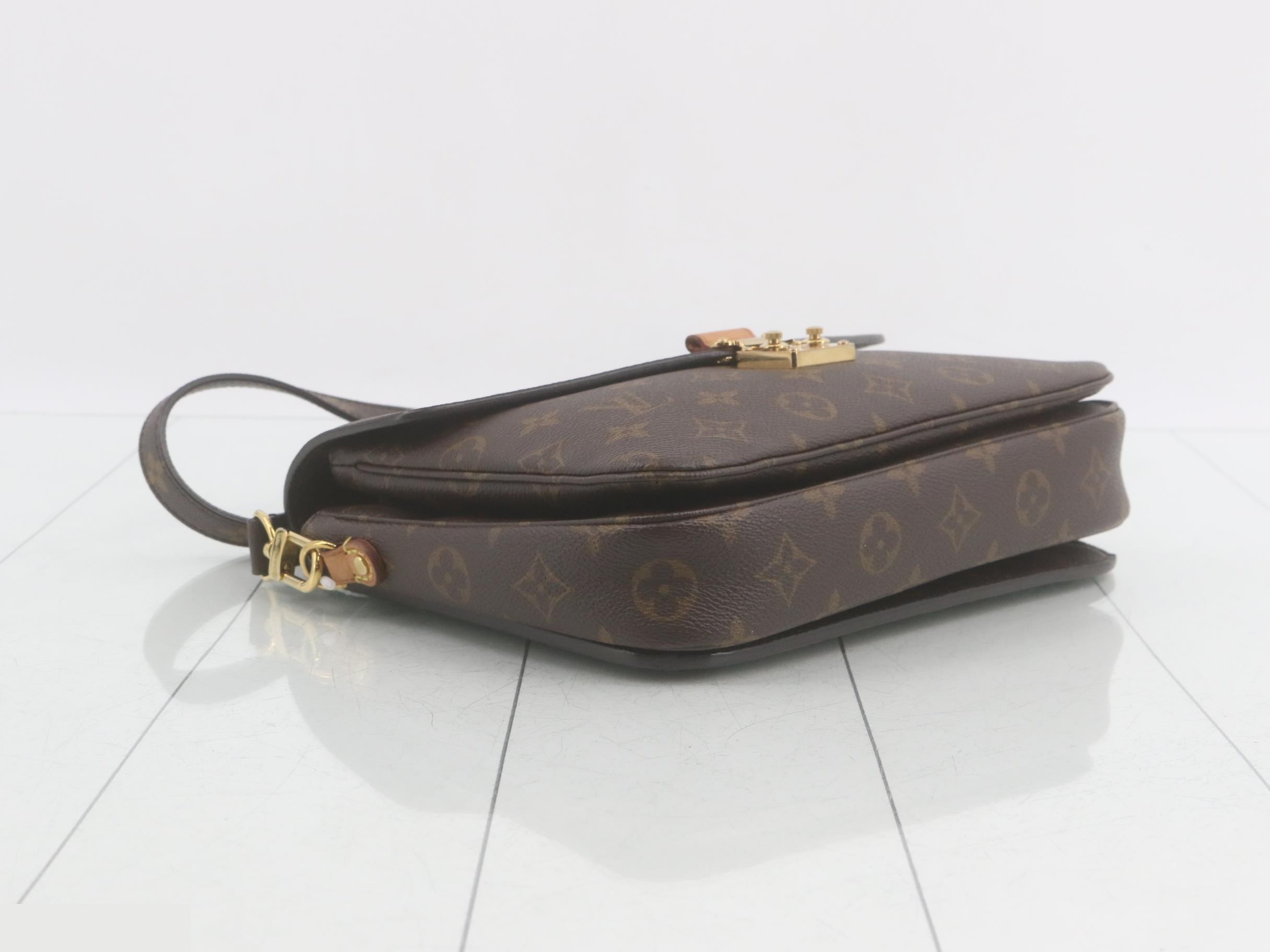 Monogram Pochette Métis MM 2-Way Shoulder/Handbag — view 5