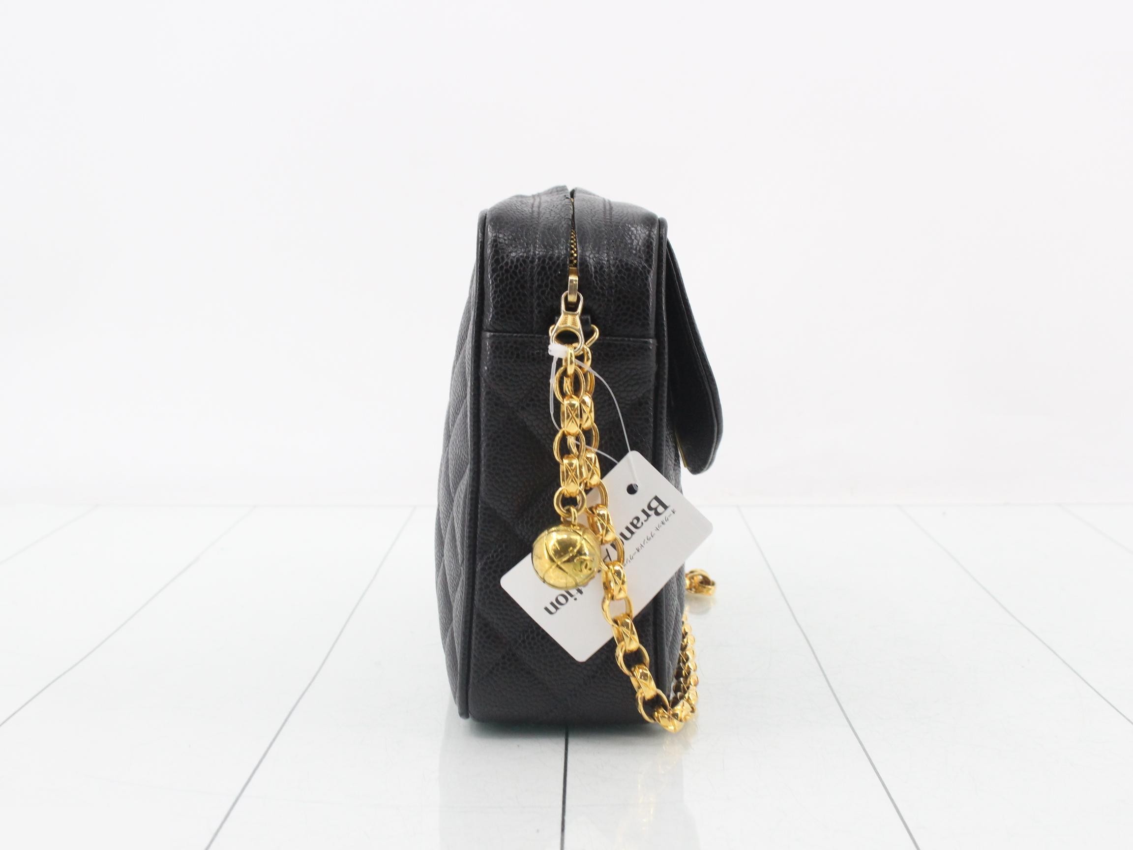 Caviar Skin Matelassé 23 Shoulder Bag — view 4
