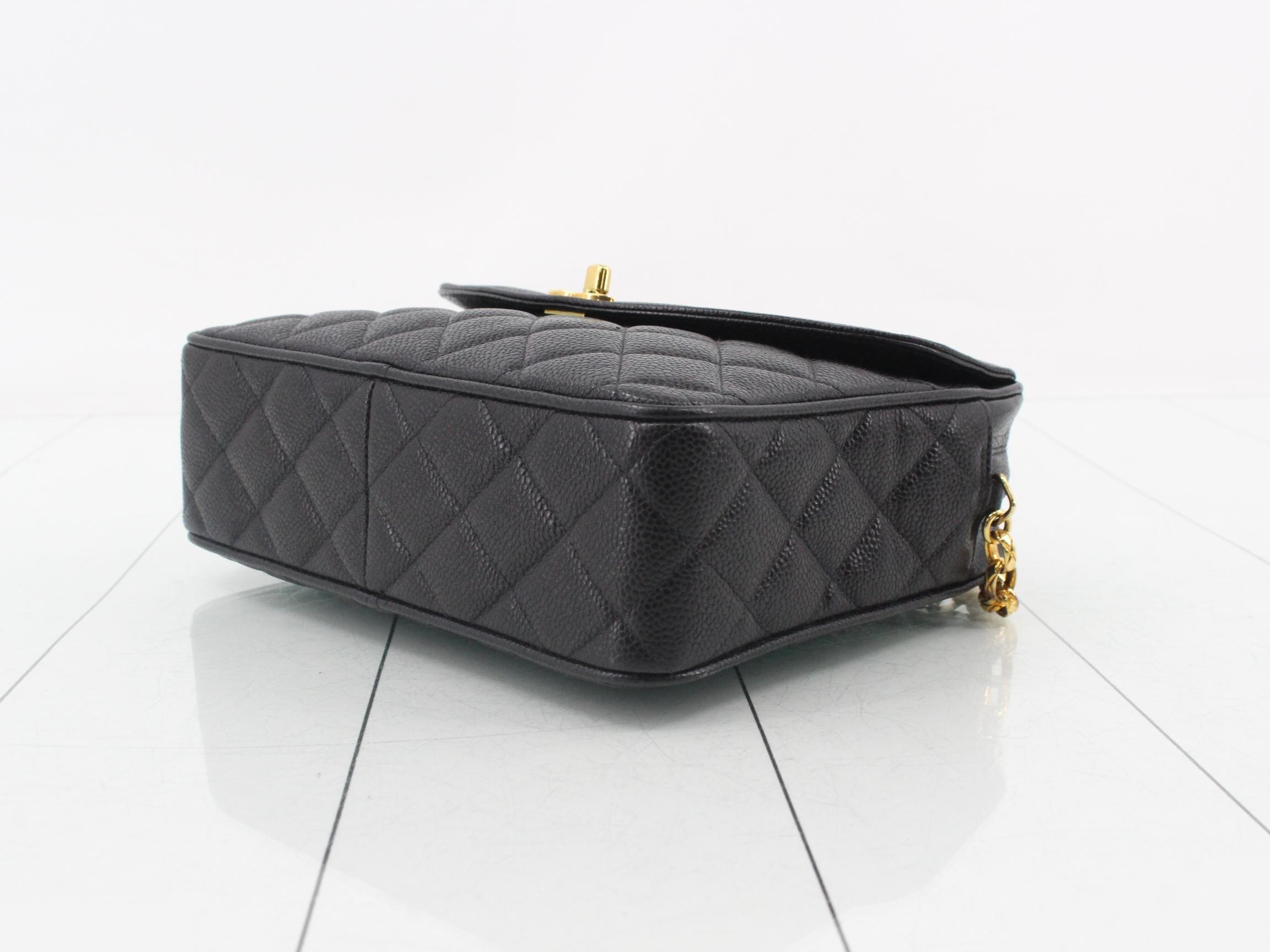 Caviar Skin Matelassé 23 Shoulder Bag — view 6