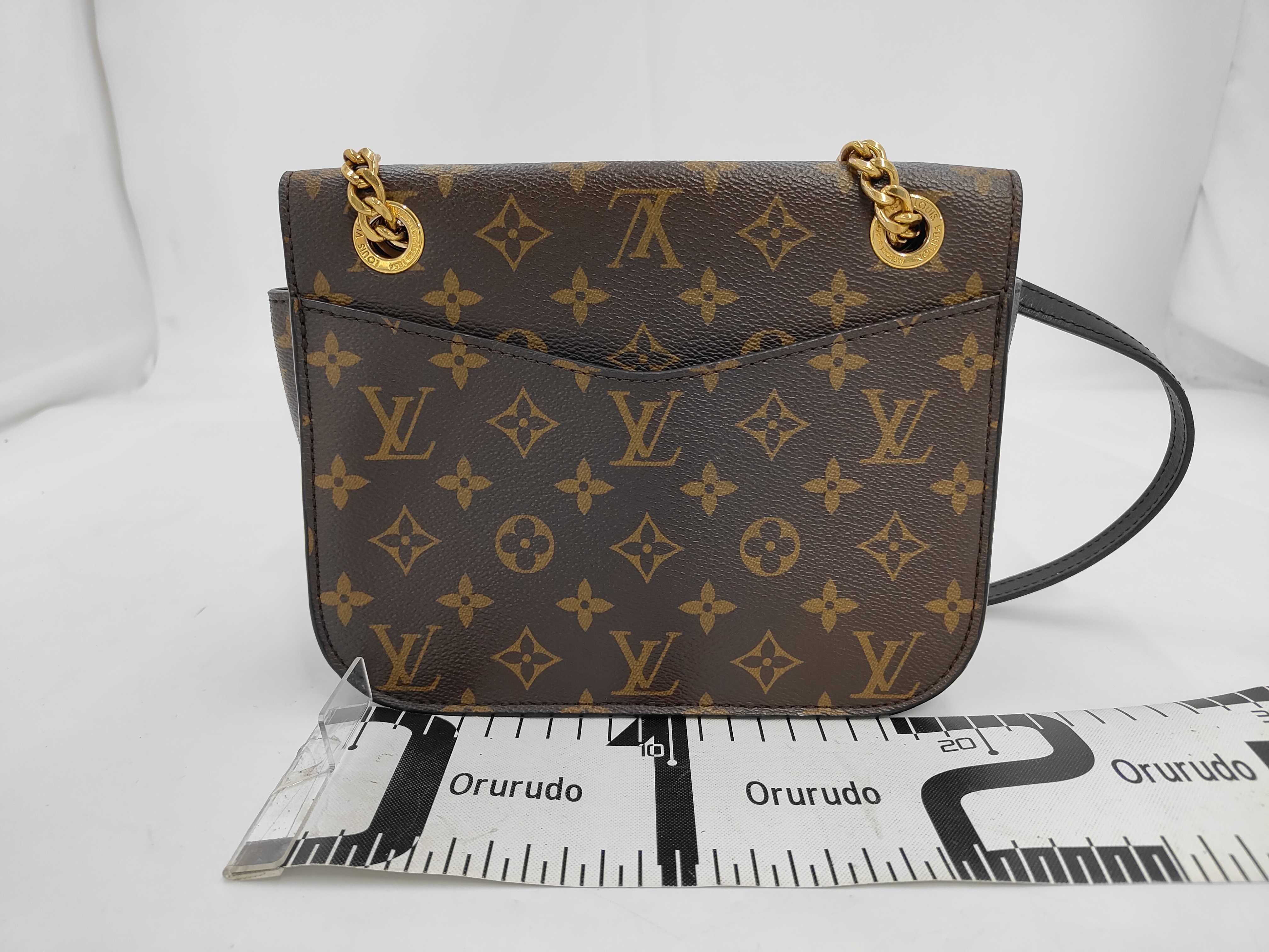 Monogram Louis Vuitton Passy Monogram M45592 Shoulder Bag — view 2