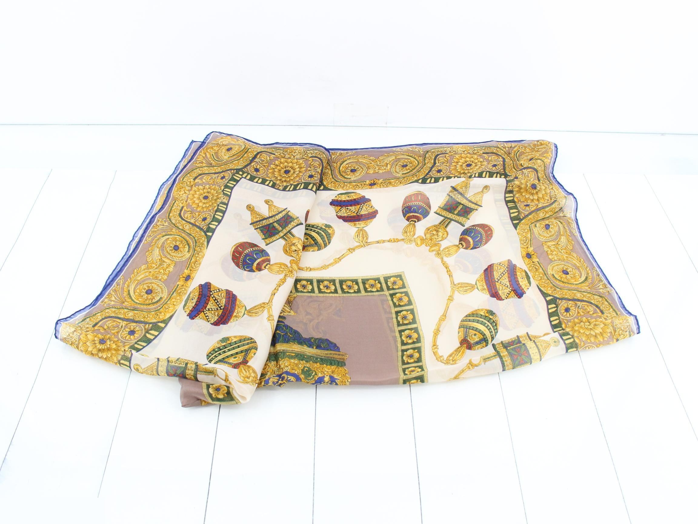 Other lines: Small items, accessories, scarves — view 3