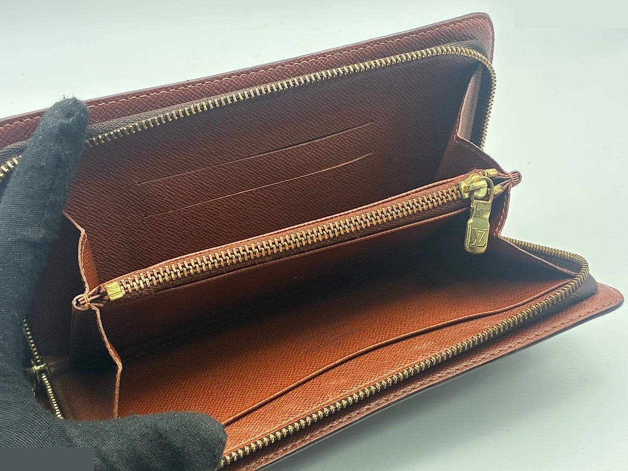 Monogram Round Zipper — view 4