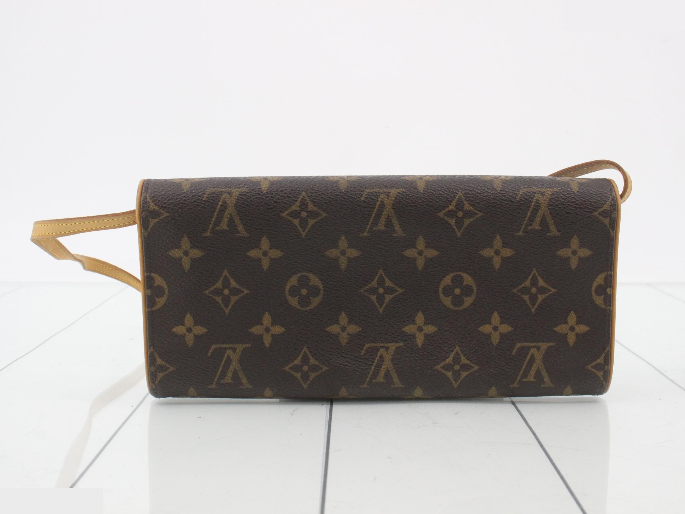 Pochette Twin GM with shoulder strap — view 2