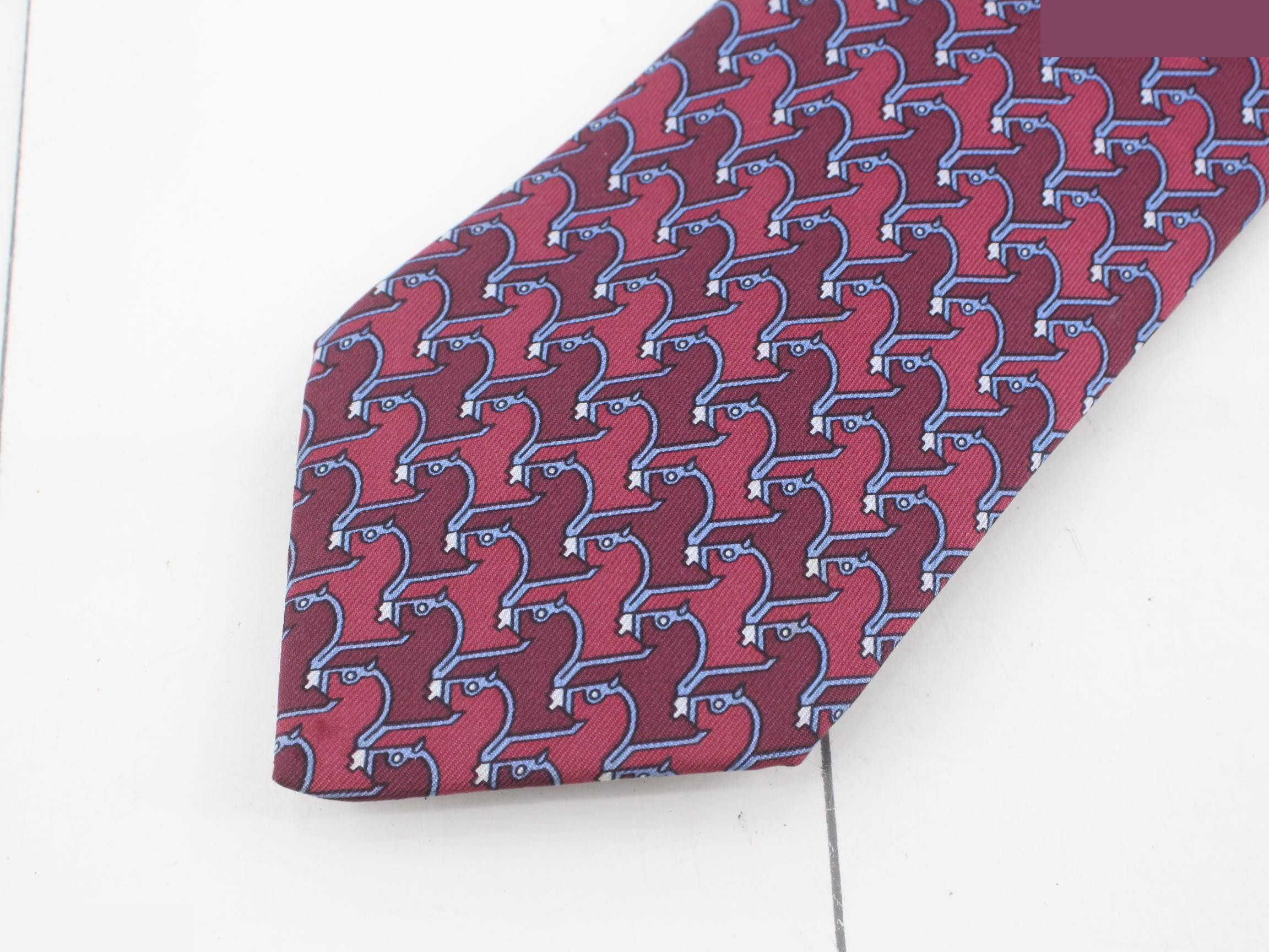 Purple necktie — view 3