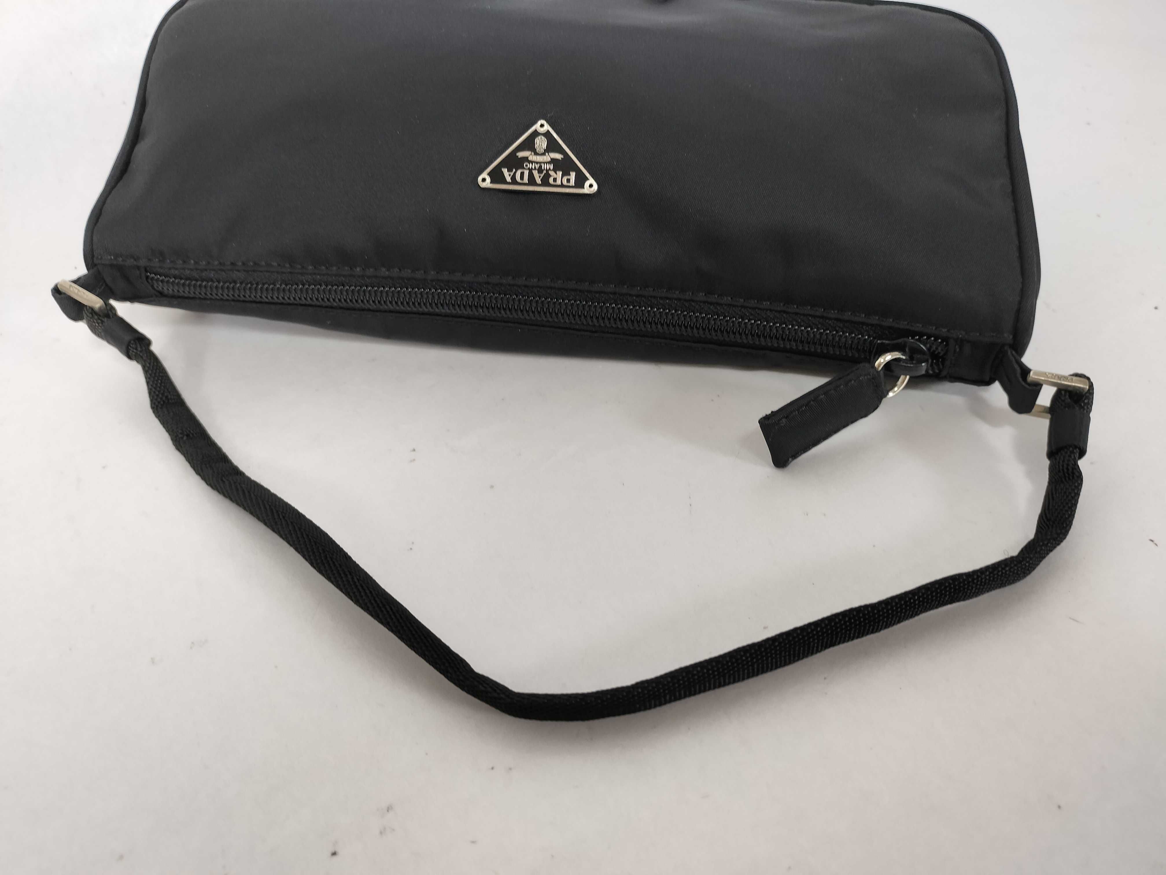 nylon one-shoulder bag, no tears. — view 3