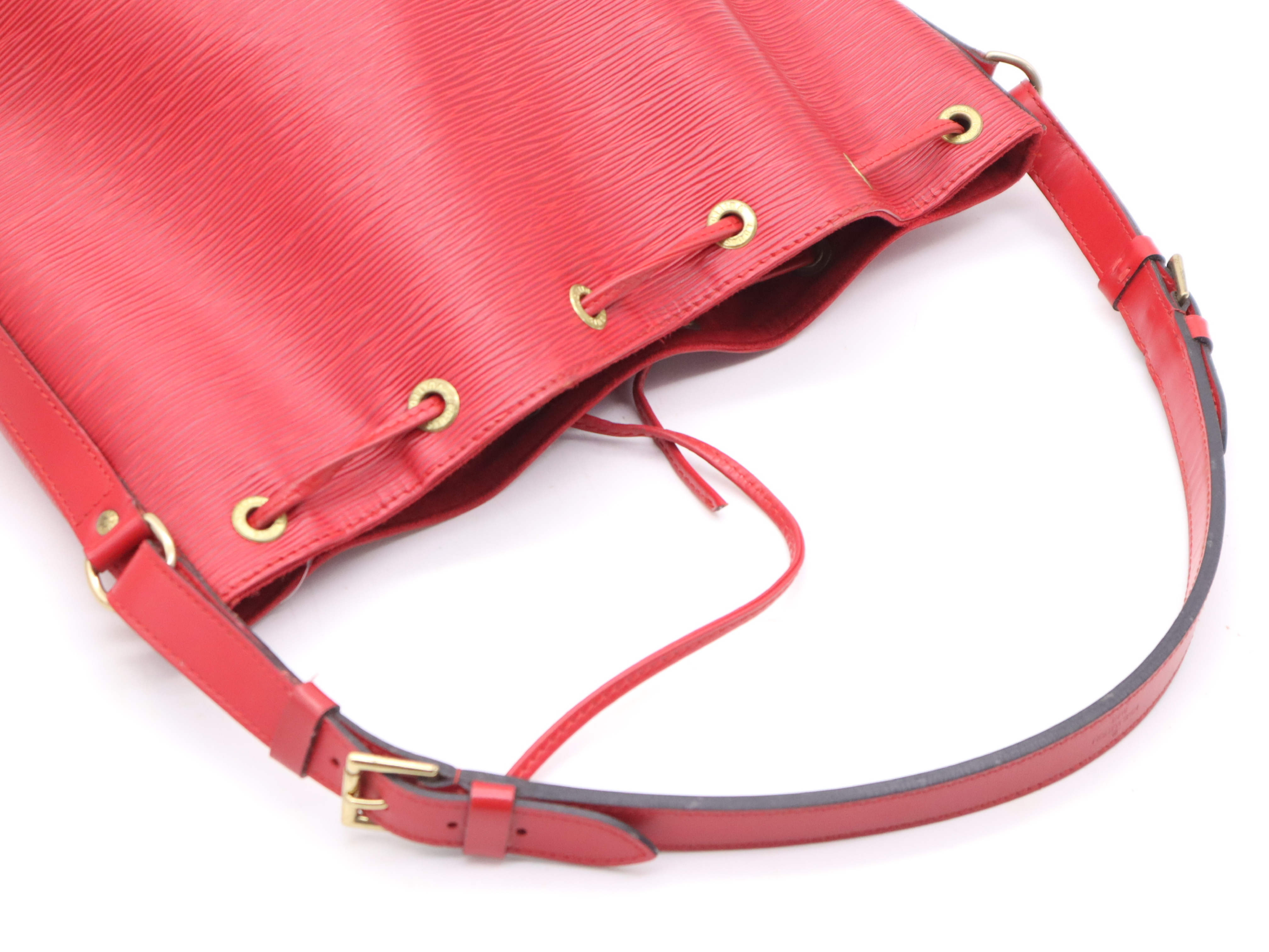 M44007 Epi Noé Castilian Red Shoulder Bag — view 6