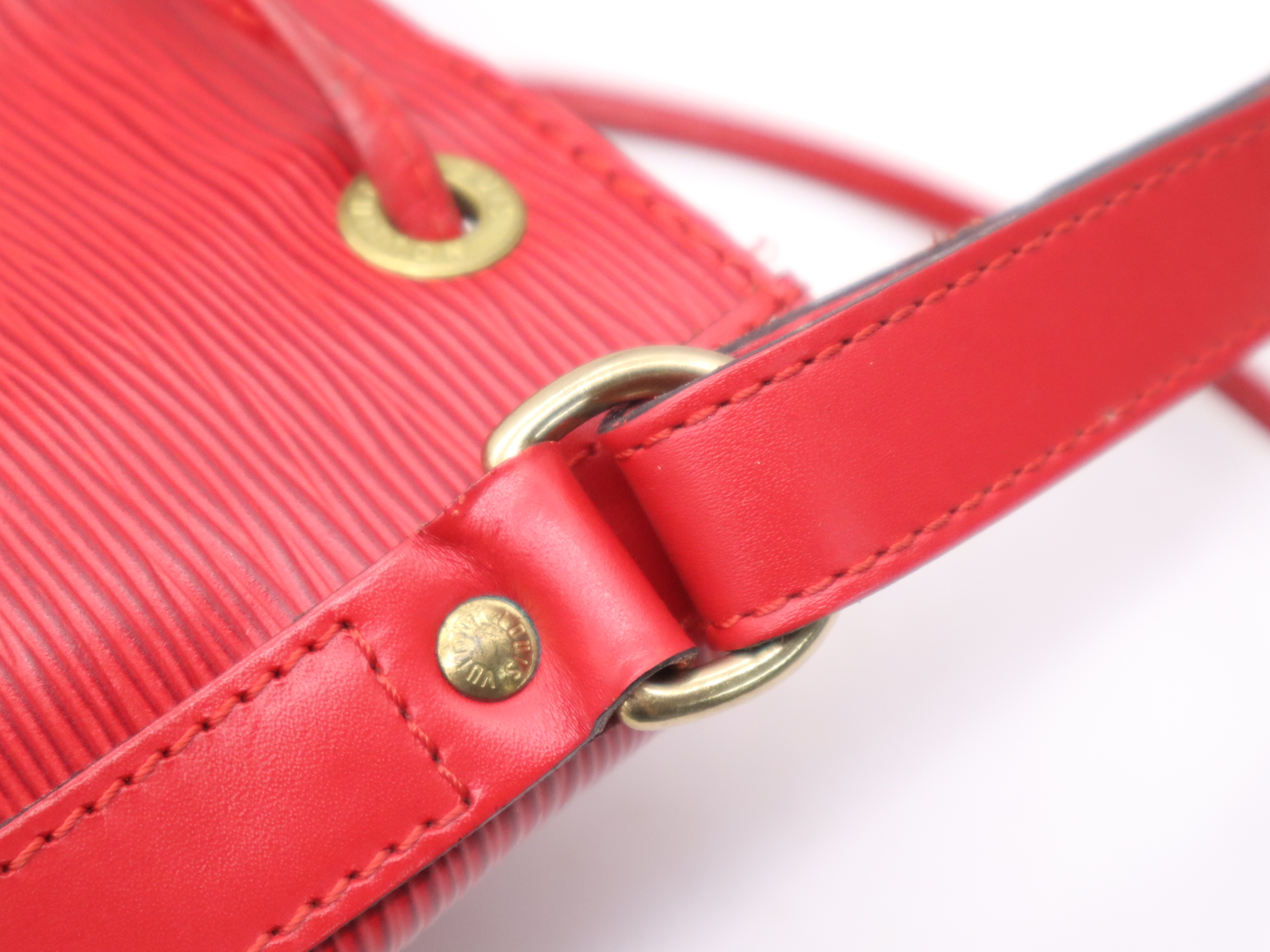 M44007 Epi Noé Castilian Red Shoulder Bag — view 7