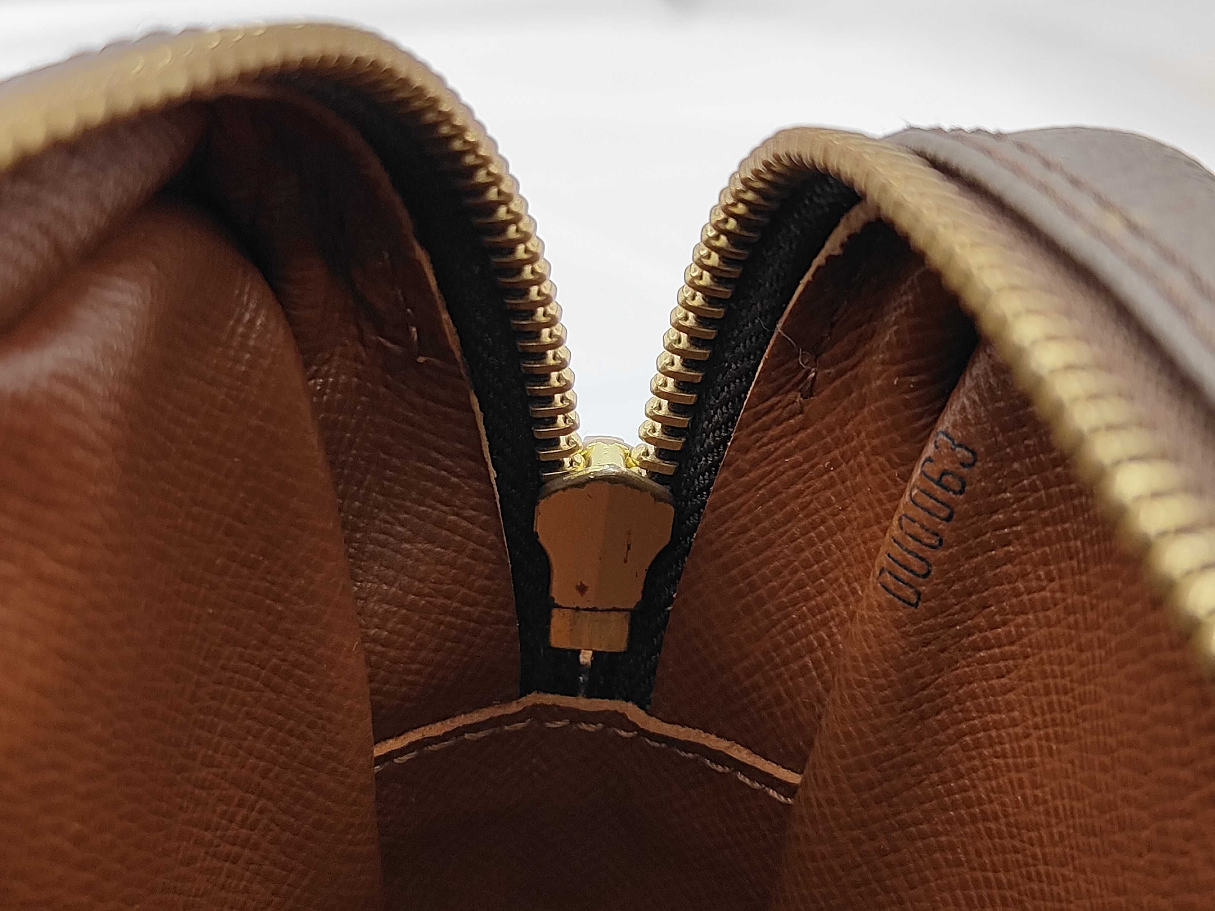 Lv Pochette M51828 Monogram Shoulder Bag — view 9