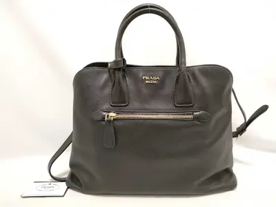 BN2553 Saffiano Leather Logo Handbag