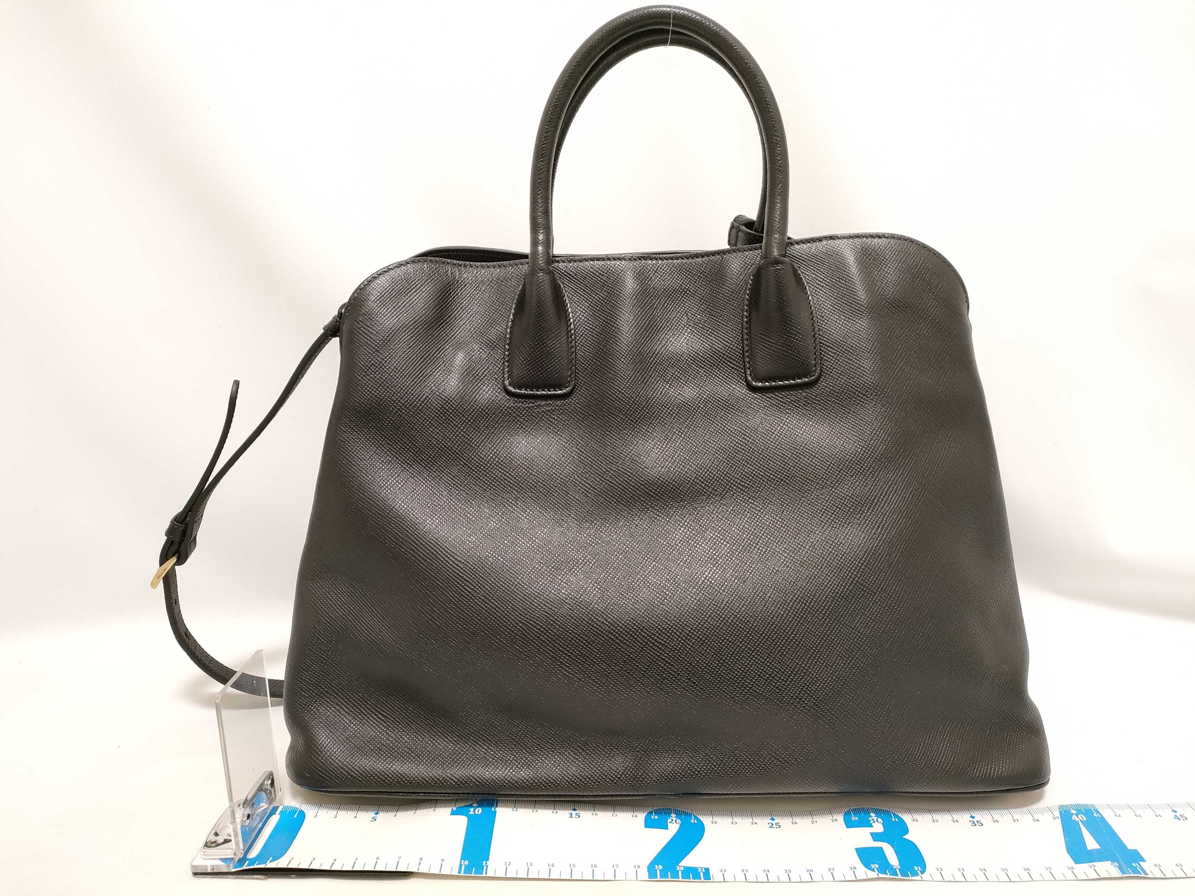 BN2553 Saffiano Leather Logo Handbag — view 2