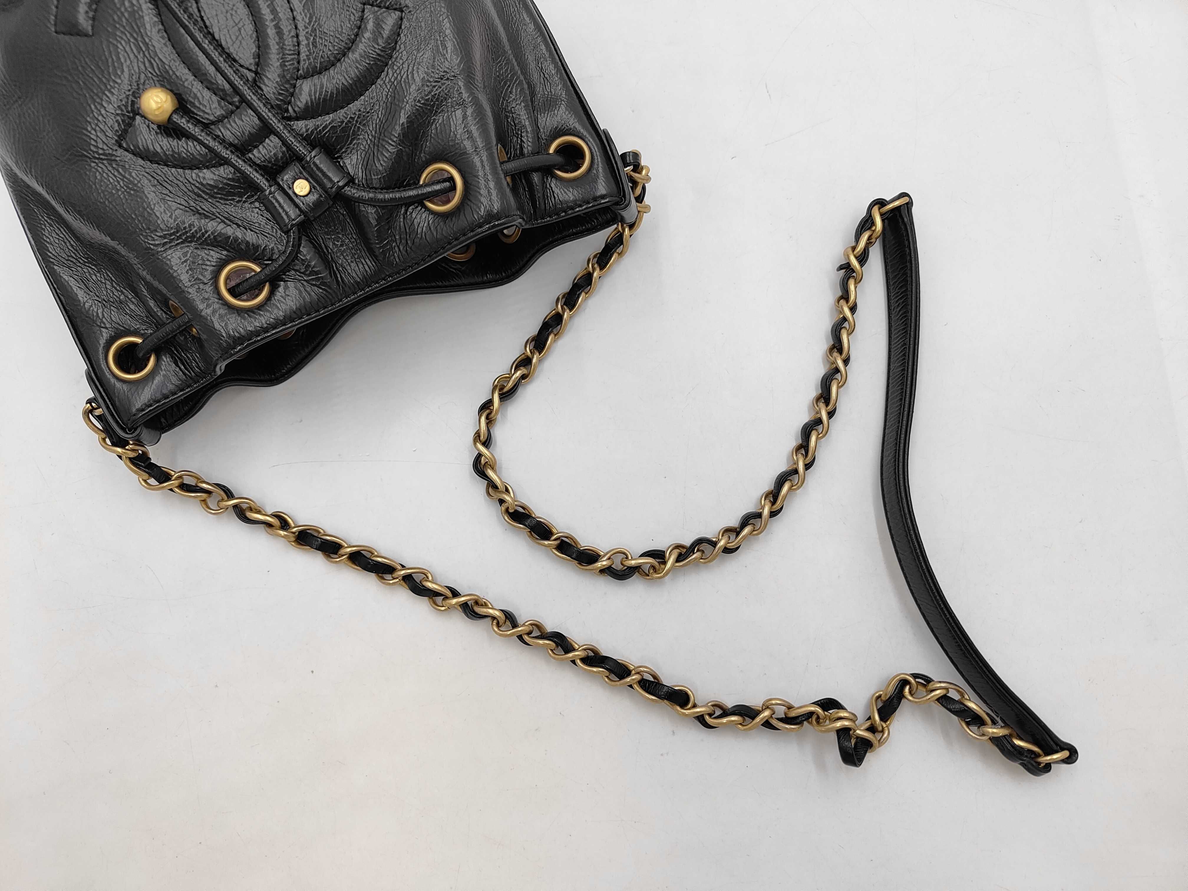 bucket bag, drawstring, black calfskin, gold hardware, large logo, with dust bag, size 30, with card slots, shoulder bag. — view 3