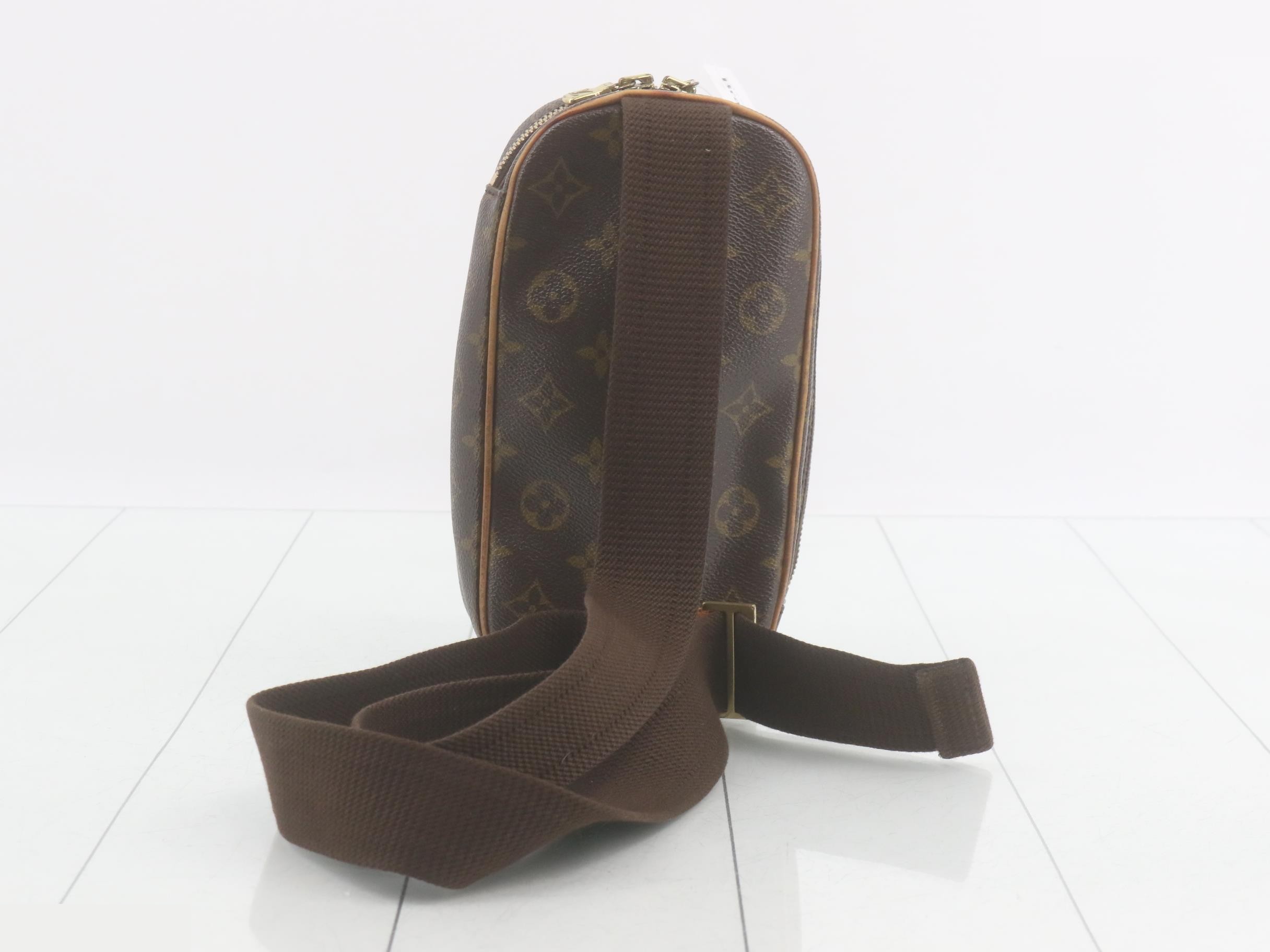 Pochette Gange — view 2